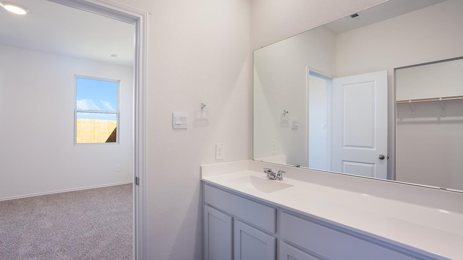 127 ORANGE FLAME Blvd, Uhland, TX 78640