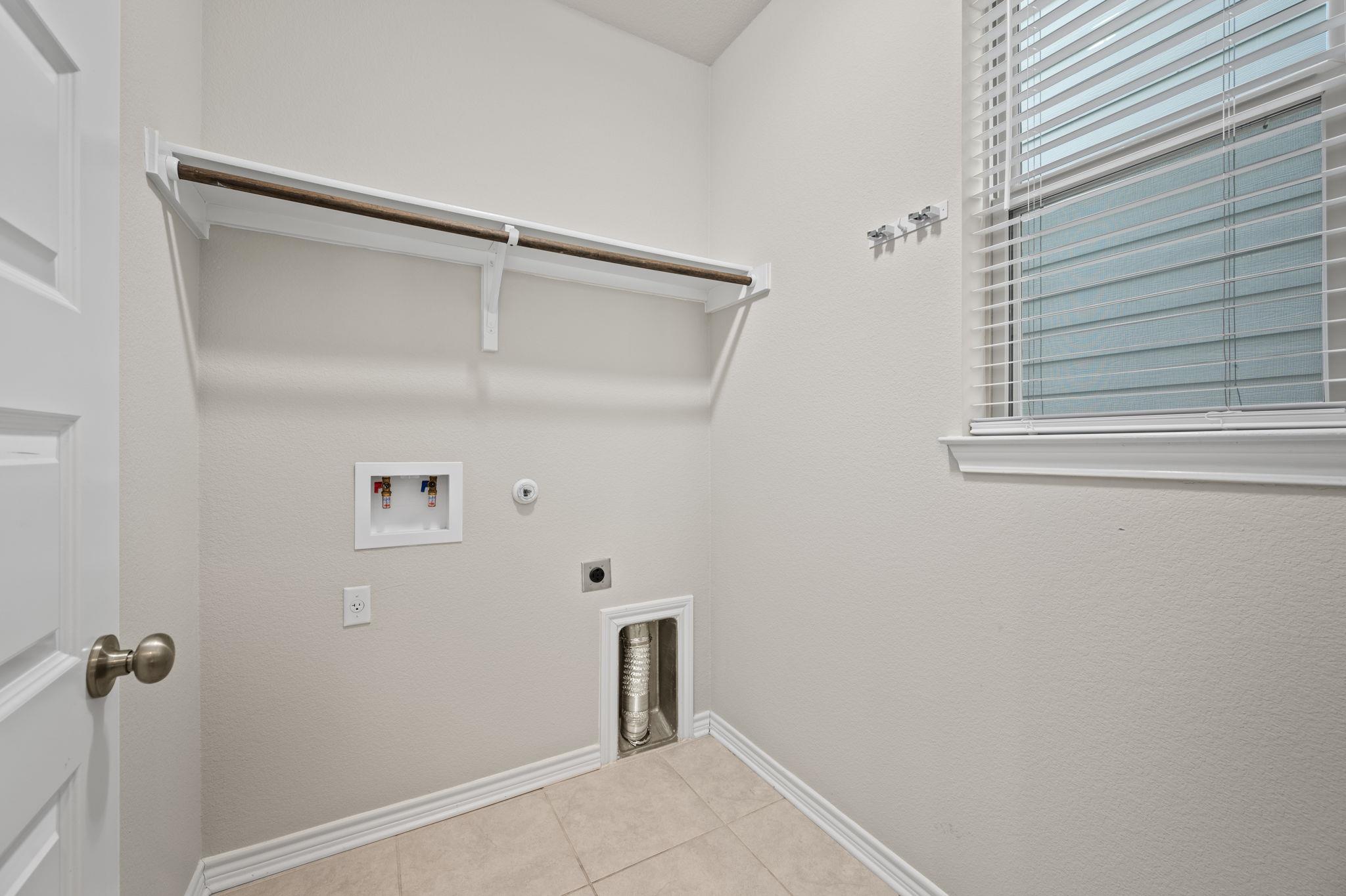 1809 Artesian Springs Xing, Leander, TX 78641