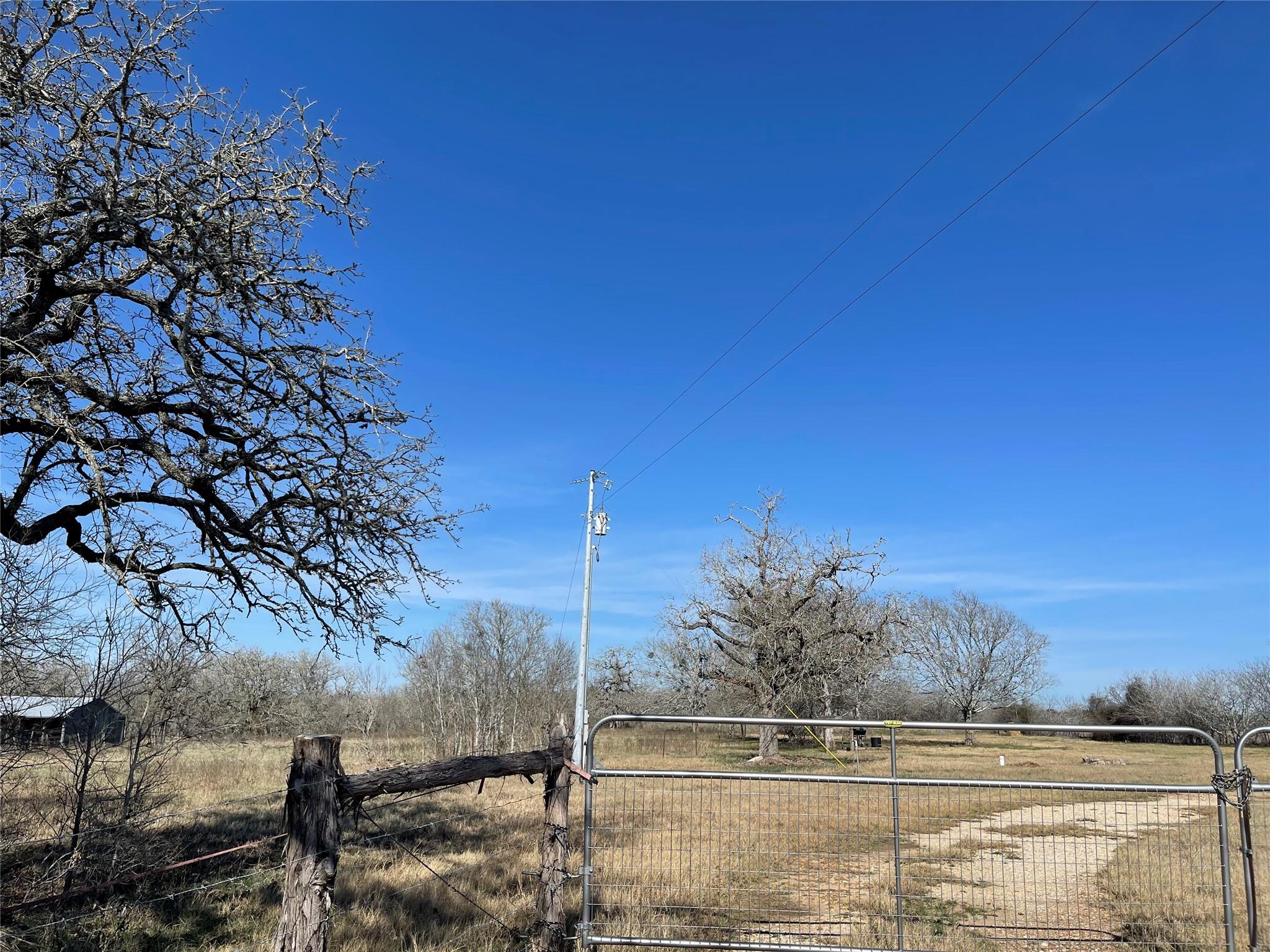 5279 Fm 2762, Flatonia, TX 78941