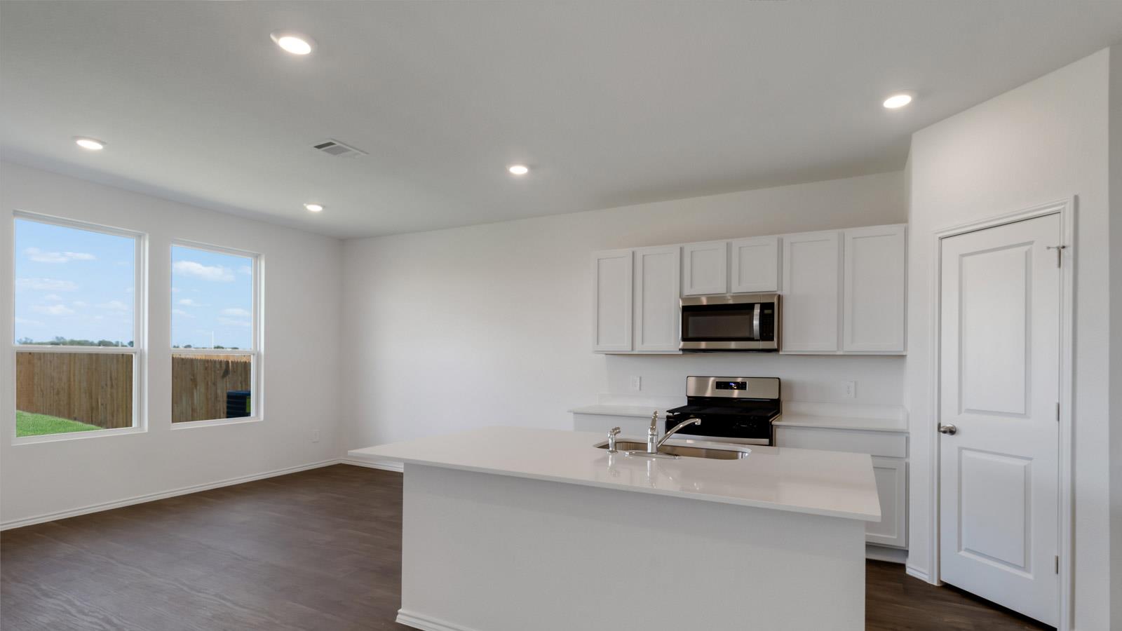 140 ORANGE FLAME Blvd, Uhland, TX 78640