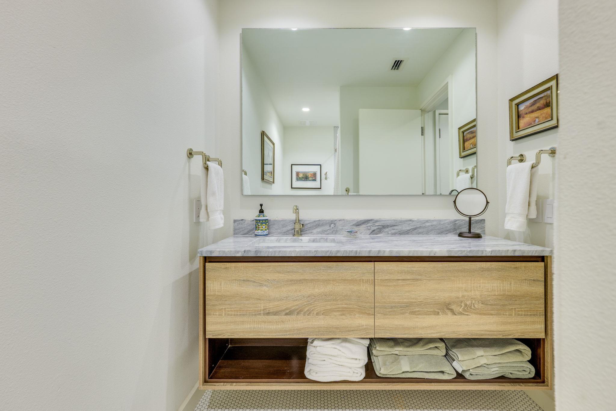 6820 N Cypress Pt # 33, Austin, TX 78746