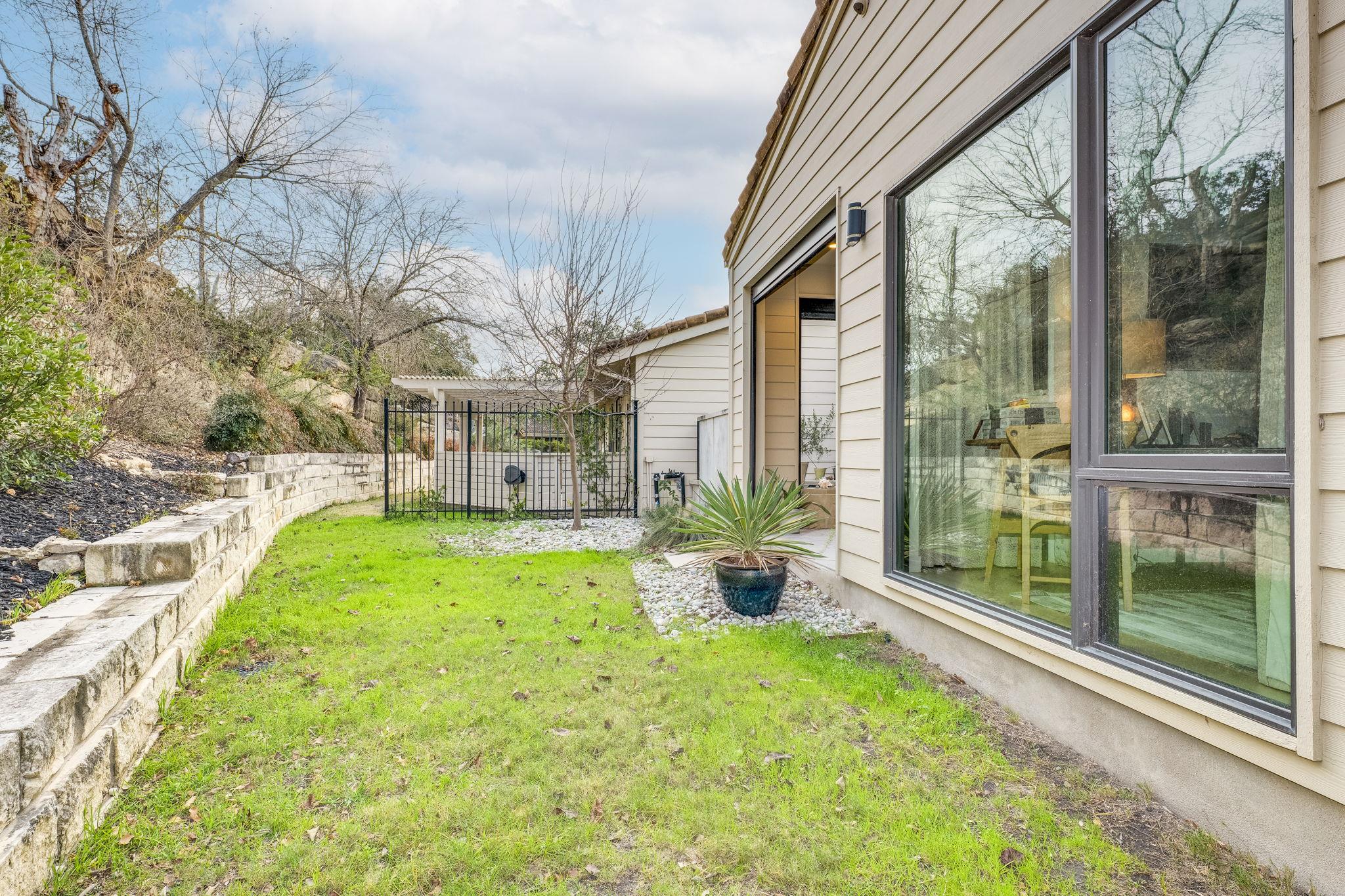 6820 N Cypress Pt # 33, Austin, TX 78746