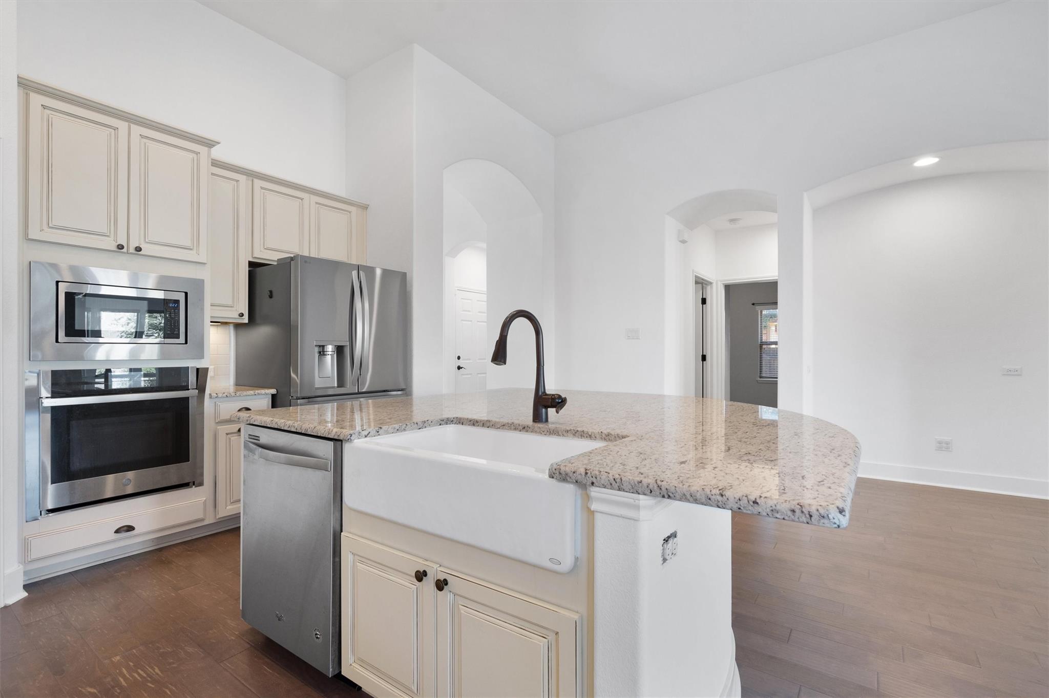 1413 Amarone Dr, Leander, TX 78641