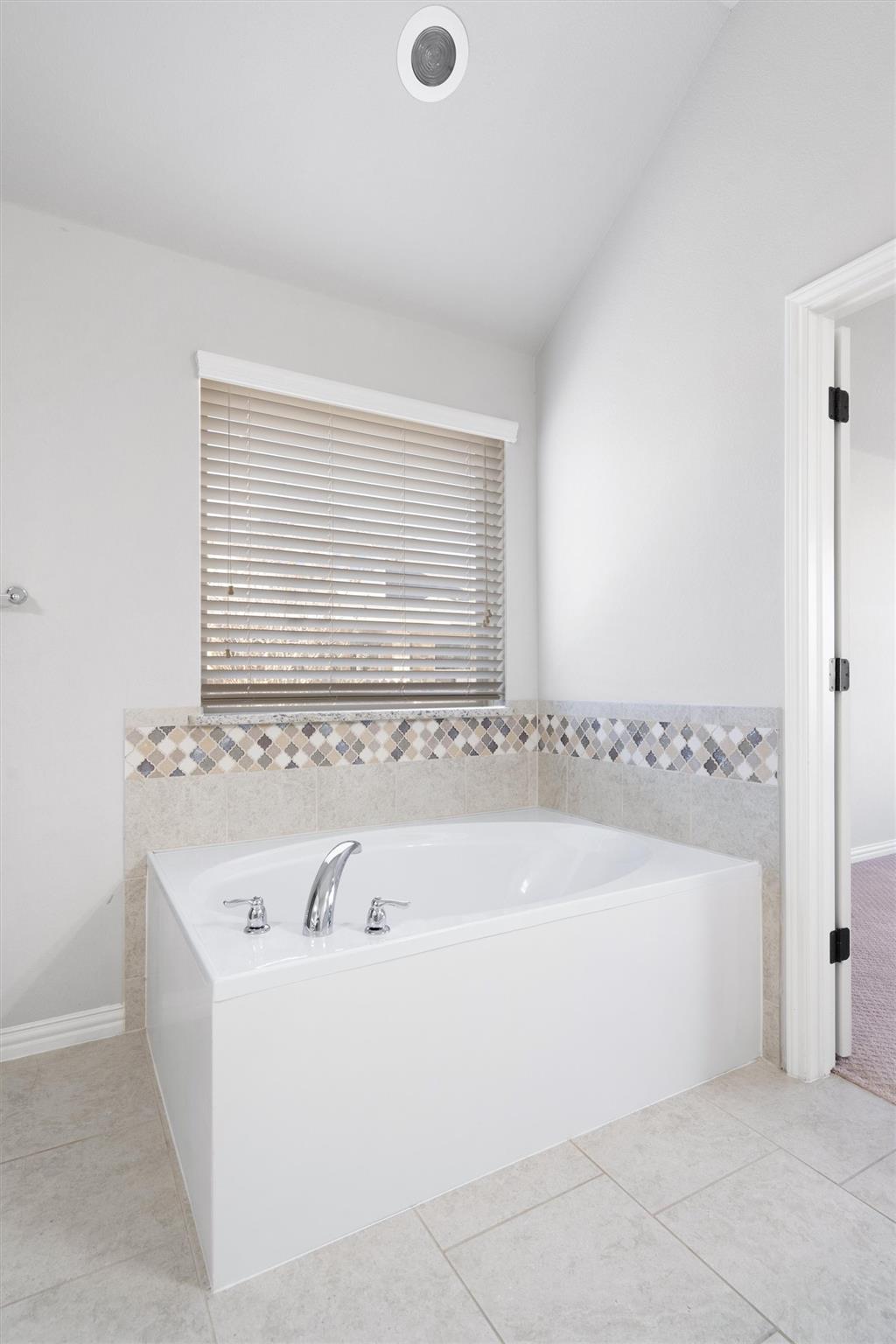 1413 Amarone Dr, Leander, TX 78641