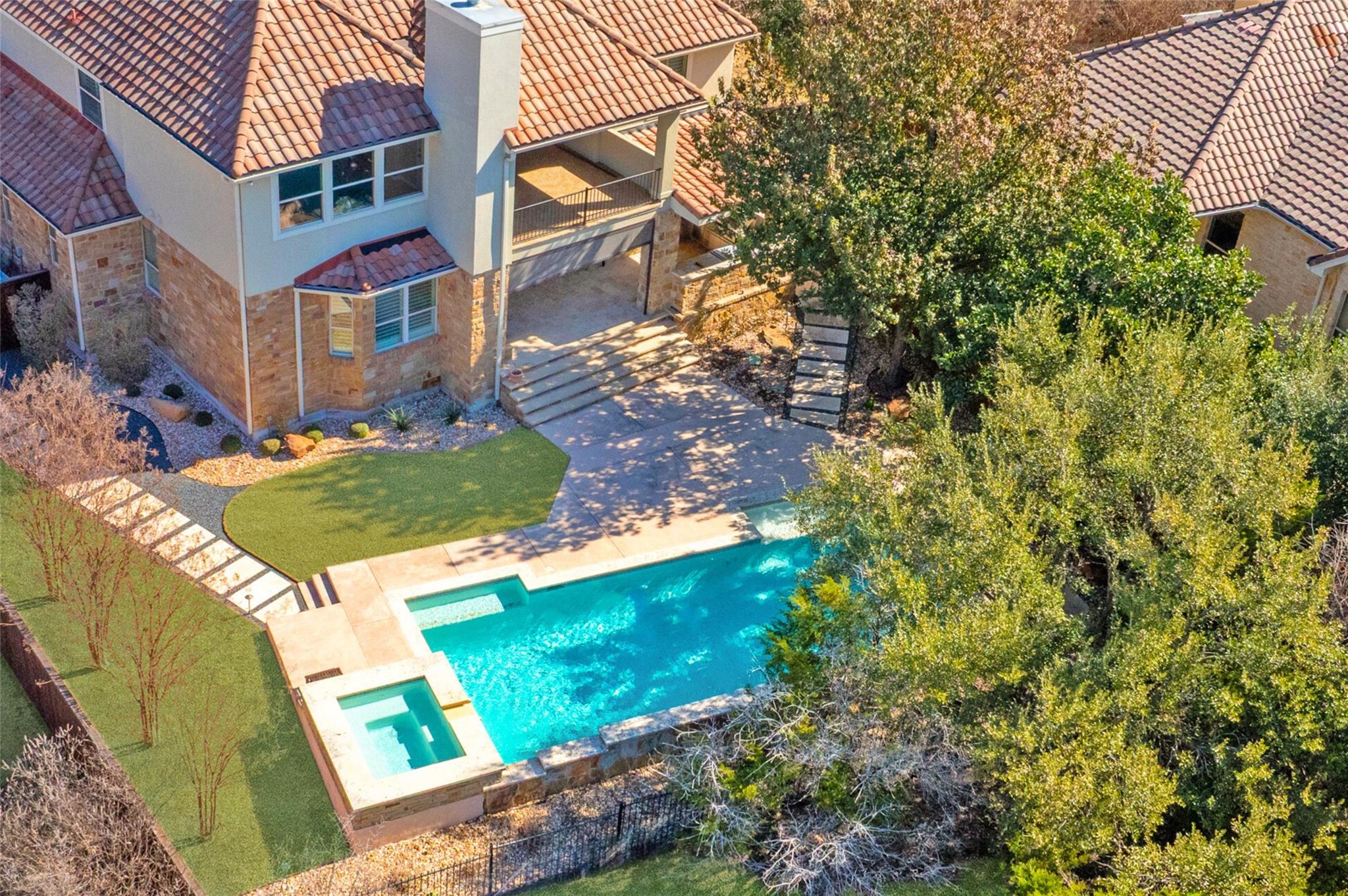 808 Horseback Hollow Dr, Austin, TX 78732