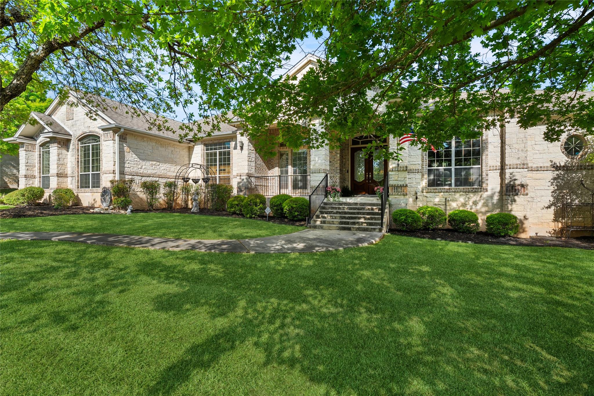 205 W Majestic Oak Ln, Georgetown, TX 78633