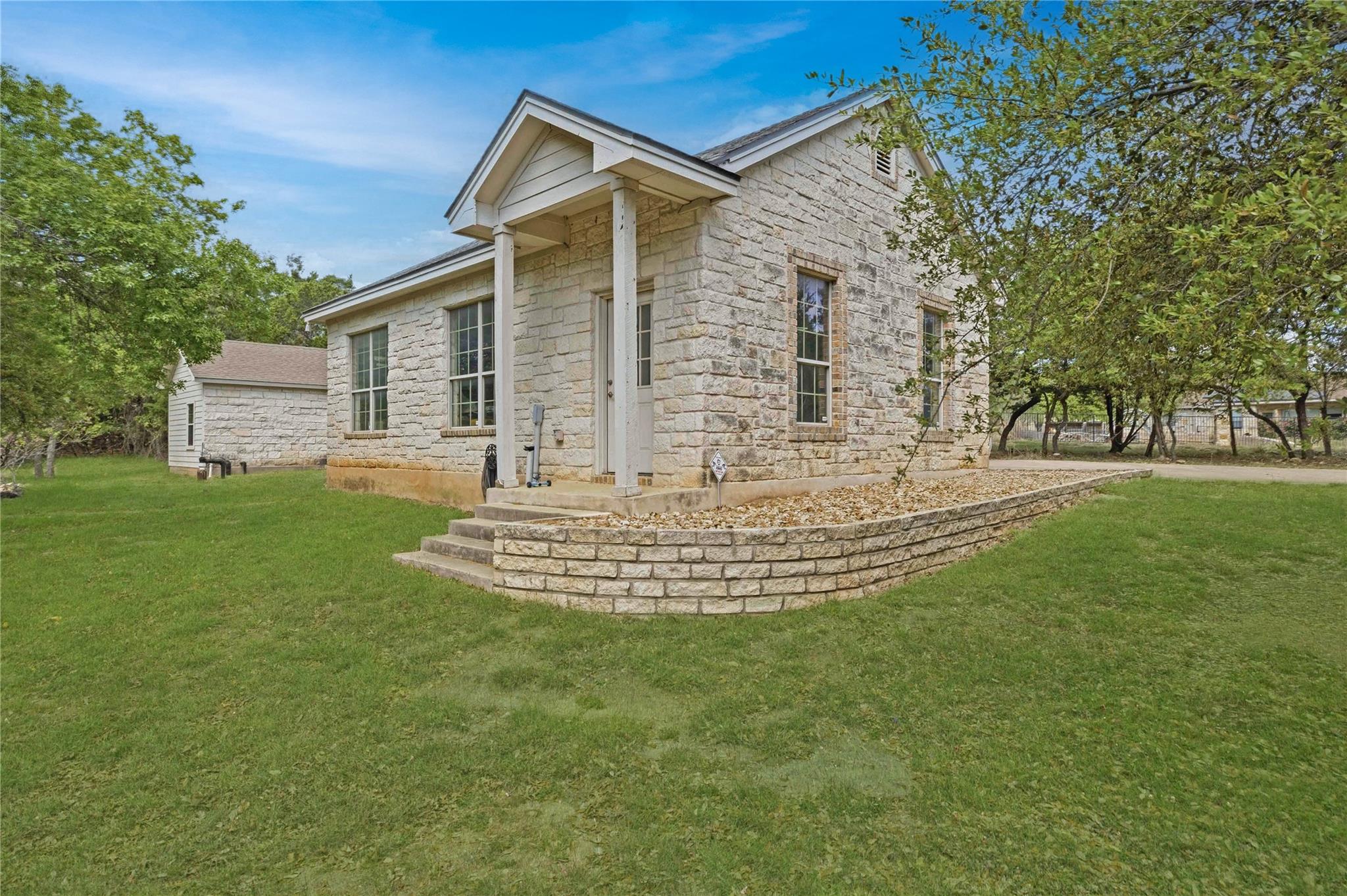 205 W Majestic Oak Ln, Georgetown, TX 78633