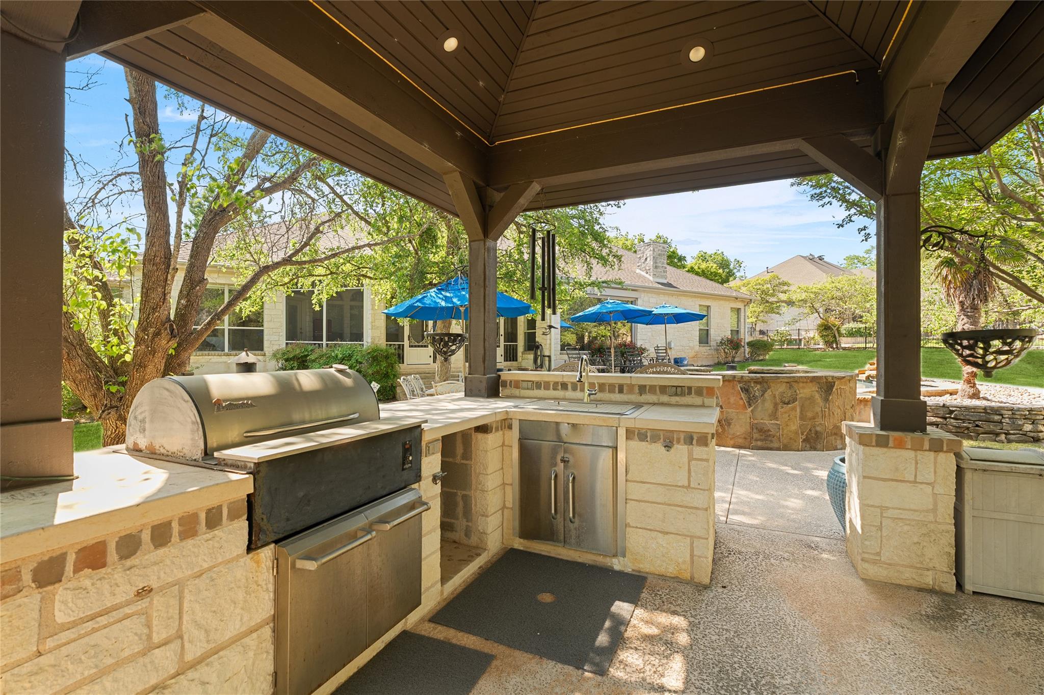 205 W Majestic Oak Ln, Georgetown, TX 78633