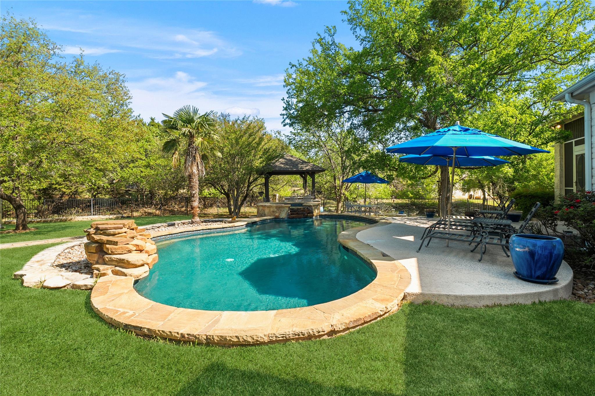 205 W Majestic Oak Ln, Georgetown, TX 78633