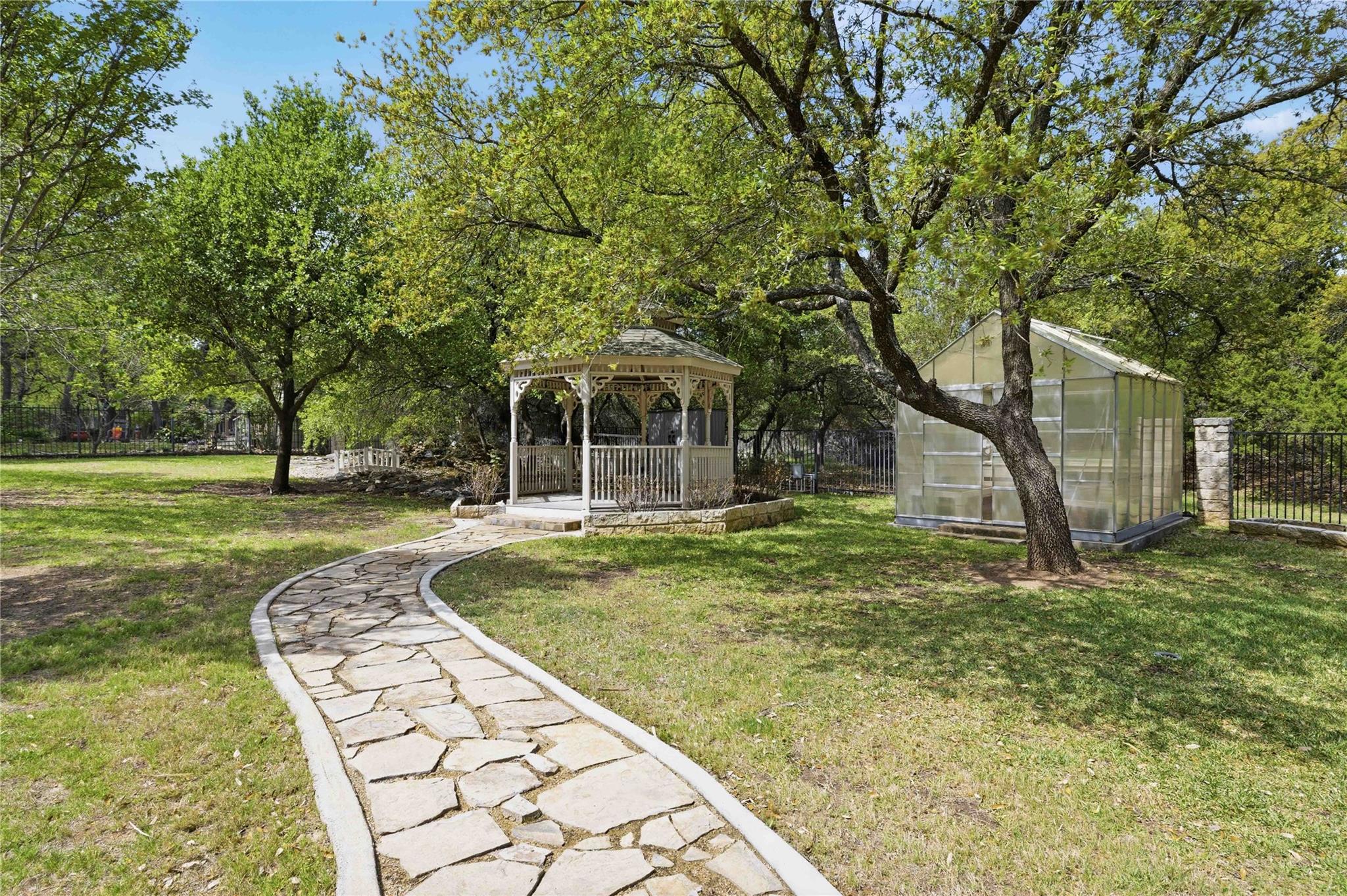 205 W Majestic Oak Ln, Georgetown, TX 78633