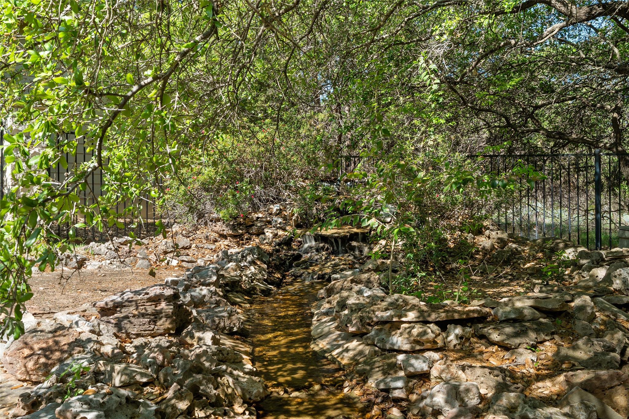 205 W Majestic Oak Ln, Georgetown, TX 78633