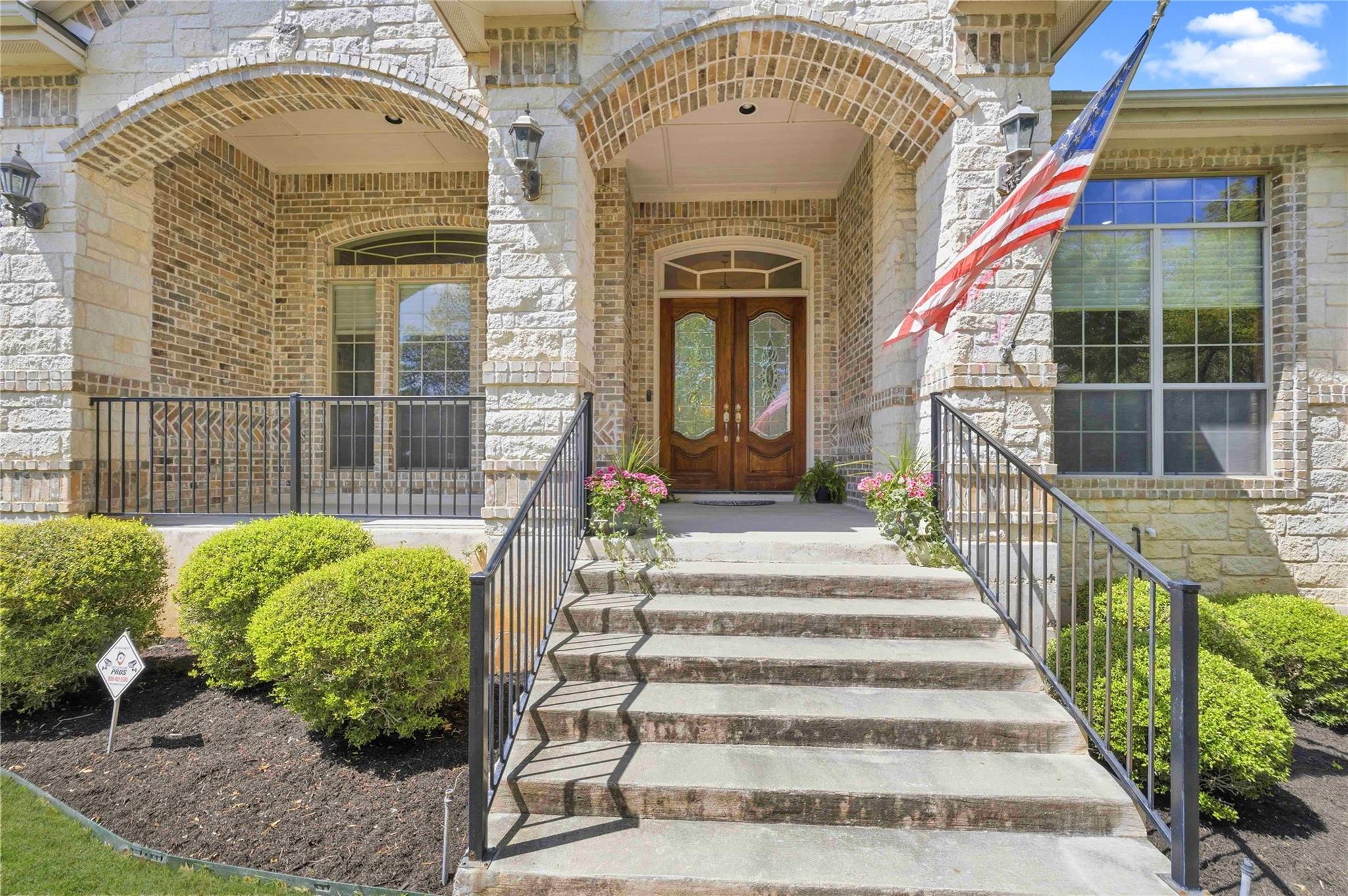 205 W Majestic Oak Ln, Georgetown, TX 78633