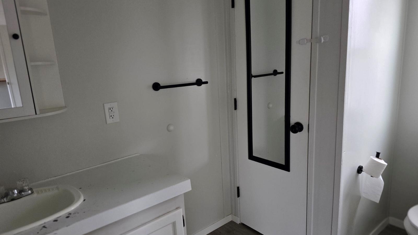 1113 Colorado St # 10, Smithville, TX 78957