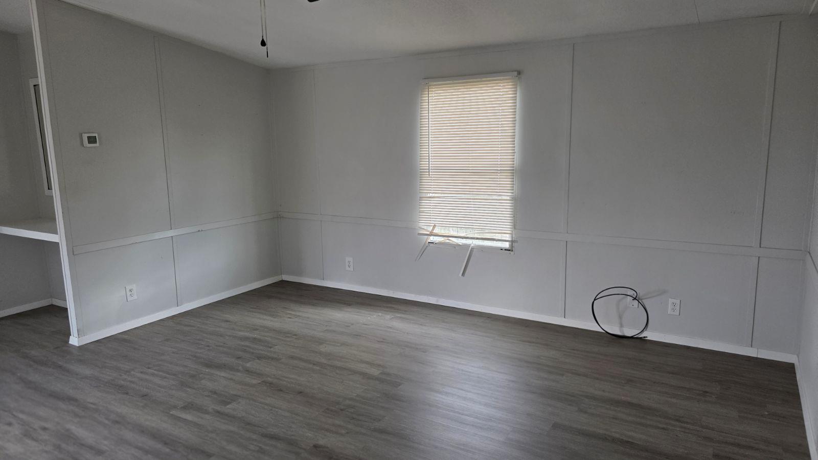 1113 Colorado St # 10, Smithville, TX 78957