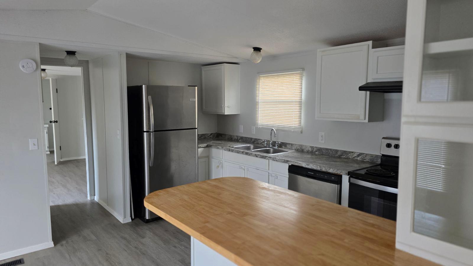 1113 Colorado St # 10, Smithville, TX 78957