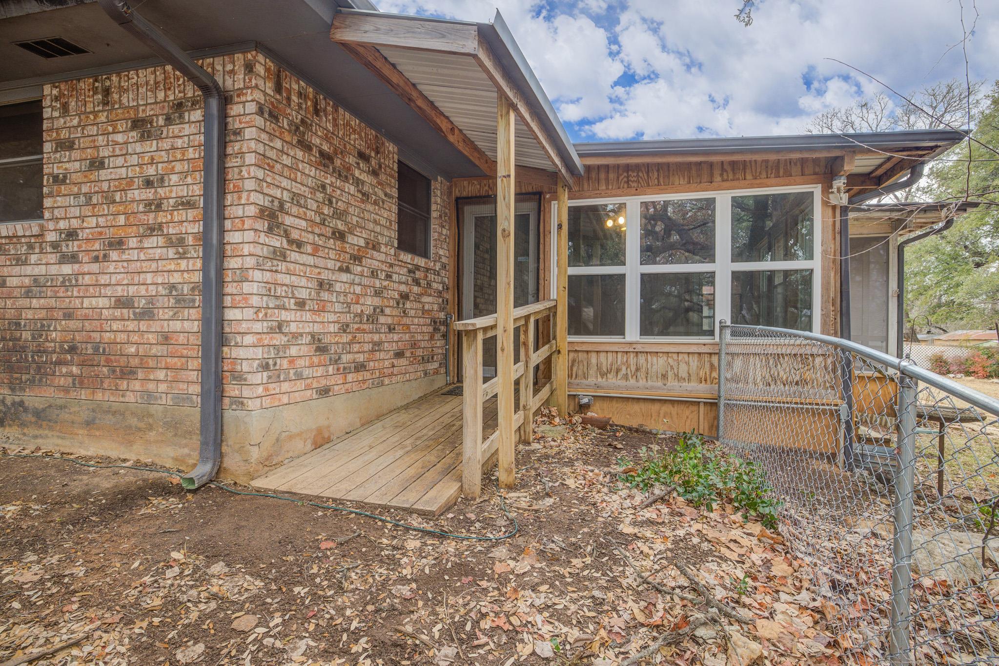 5303 Shady Oaks Cir # A, Kingsland, TX 78639