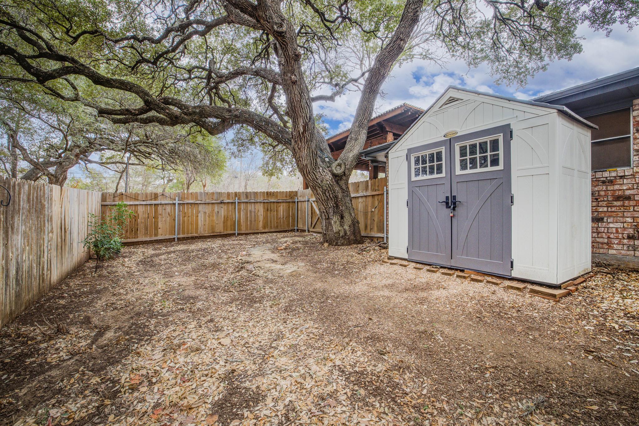 5303 Shady Oaks Cir # A, Kingsland, TX 78639