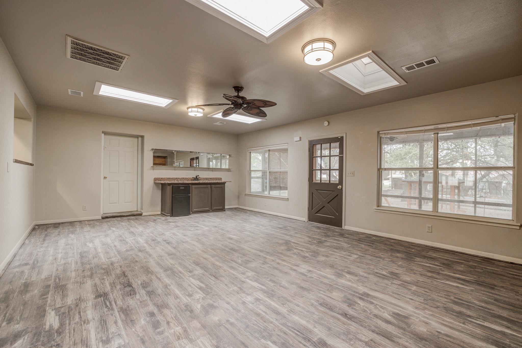 5303 Shady Oaks Cir # A, Kingsland, TX 78639