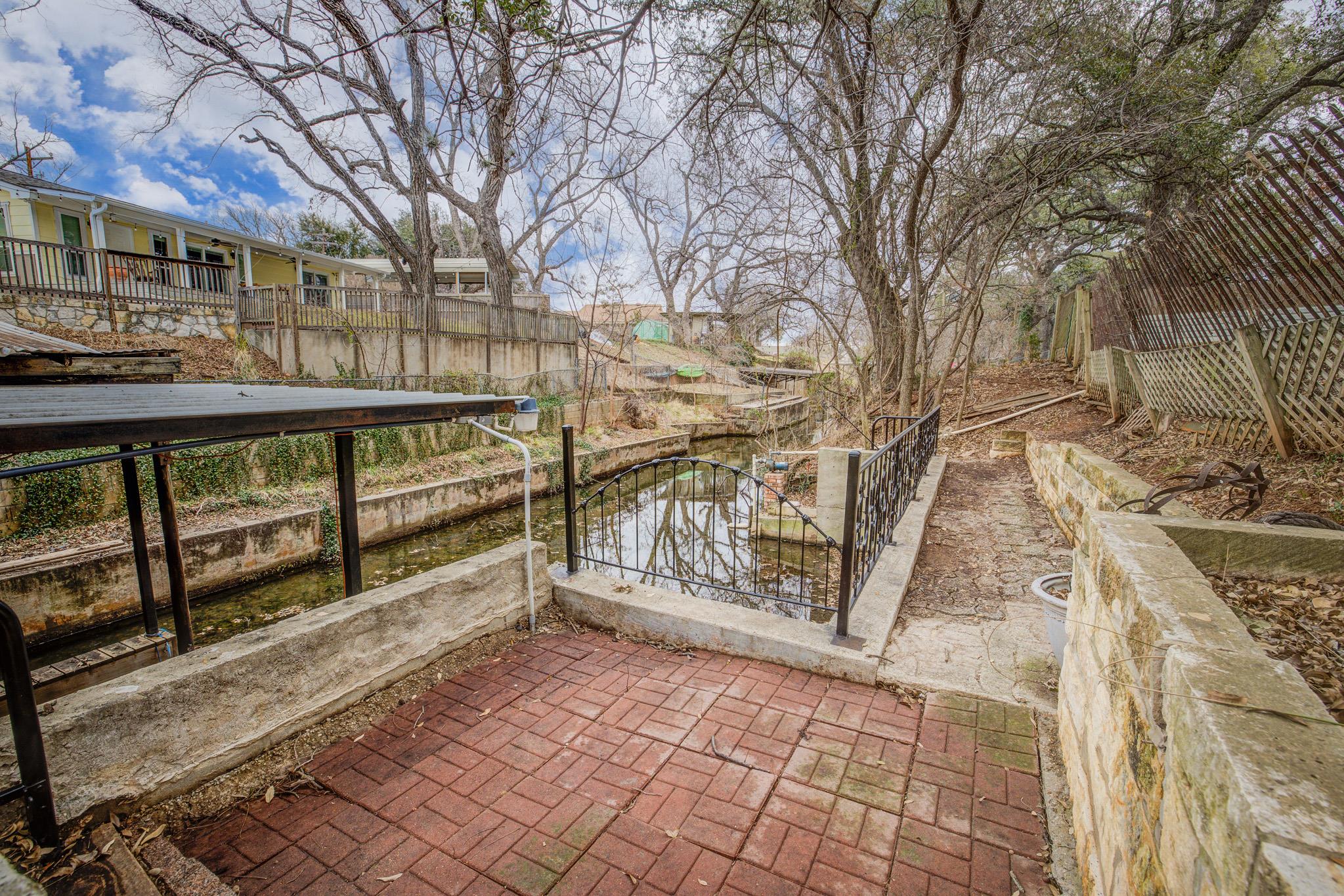 5303 Shady Oaks Cir # A, Kingsland, TX 78639