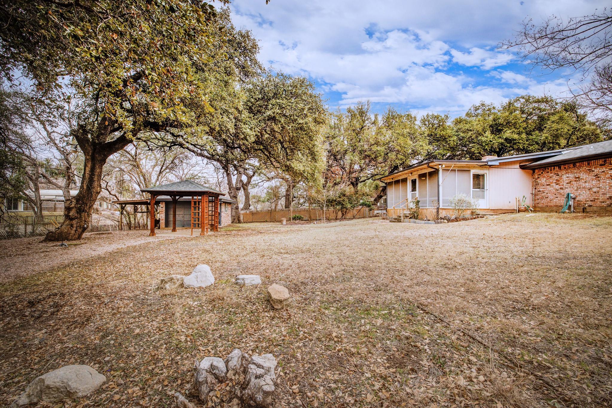 5303 Shady Oaks Cir # A, Kingsland, TX 78639