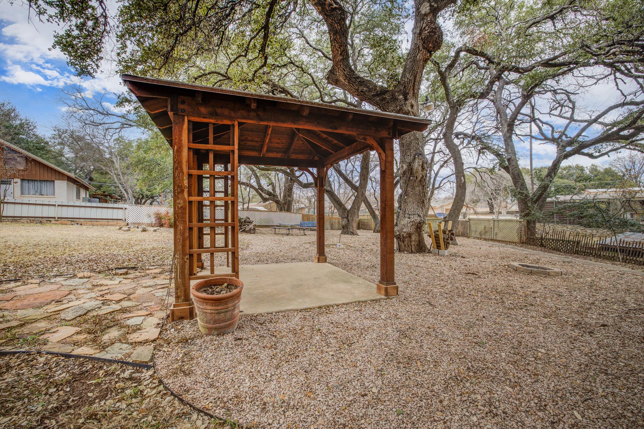 5303 Shady Oaks Cir # A, Kingsland, TX 78639