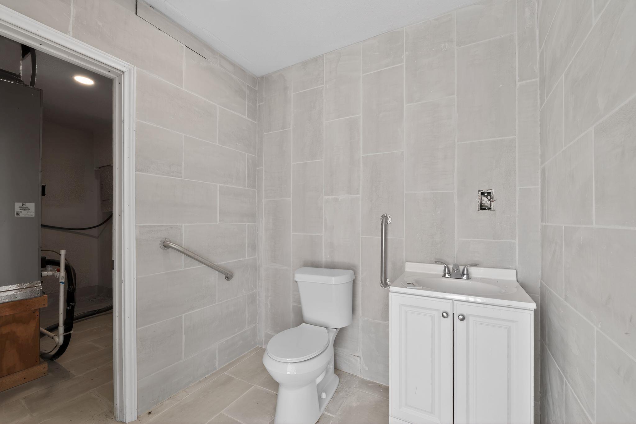 708 W 8th St, Hearne, TX 77859