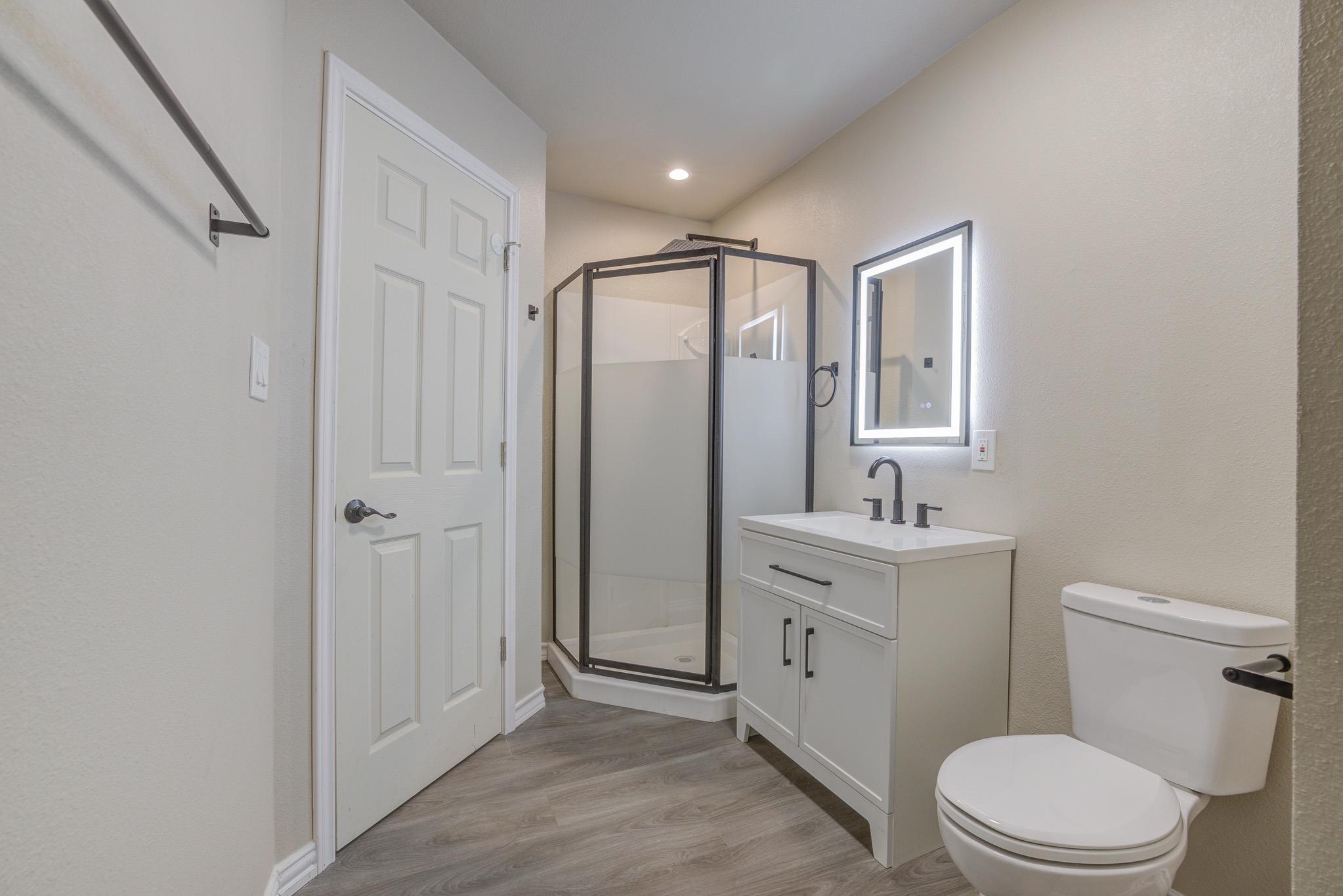 5303 Shady Oaks Cir # B, Kingsland, TX 78639