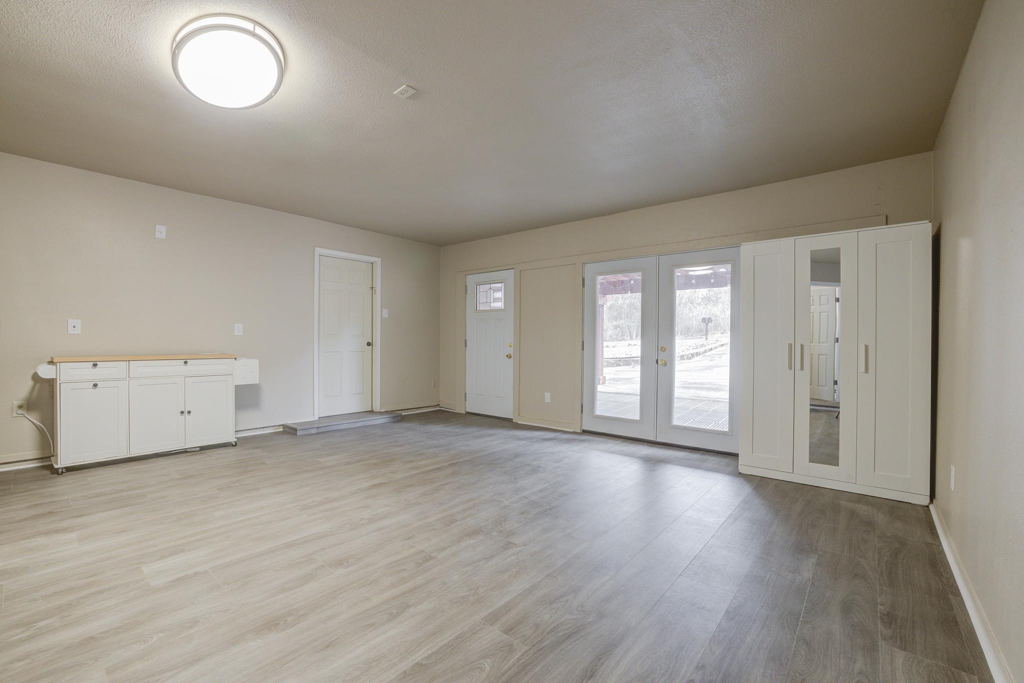 5303 Shady Oaks Cir # B, Kingsland, TX 78639