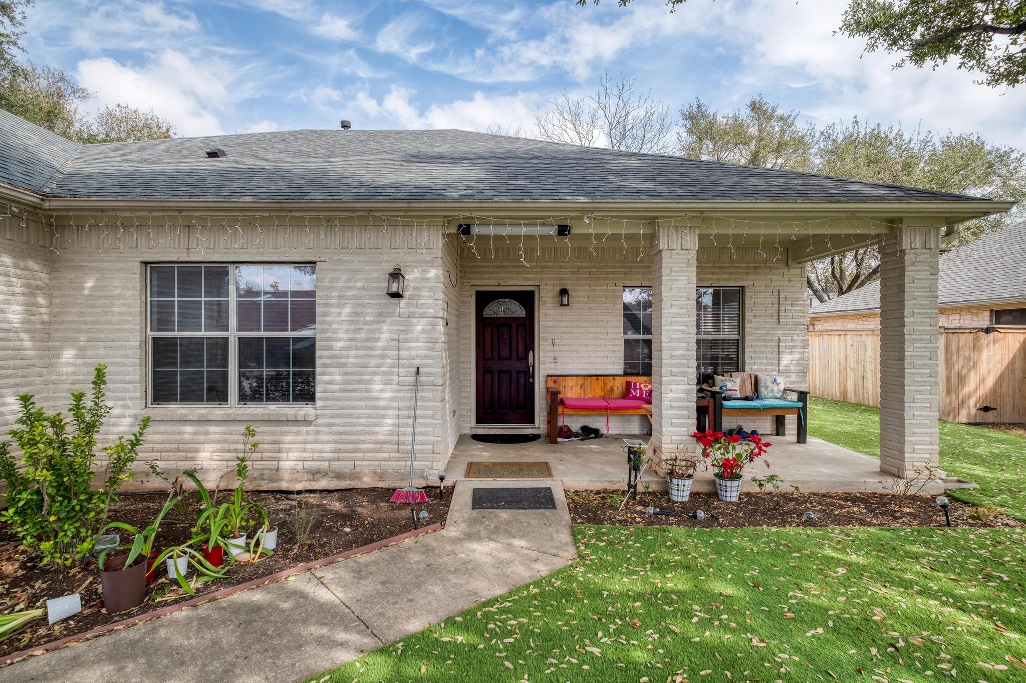 402 Split Oak Dr, Pflugerville, TX 78660