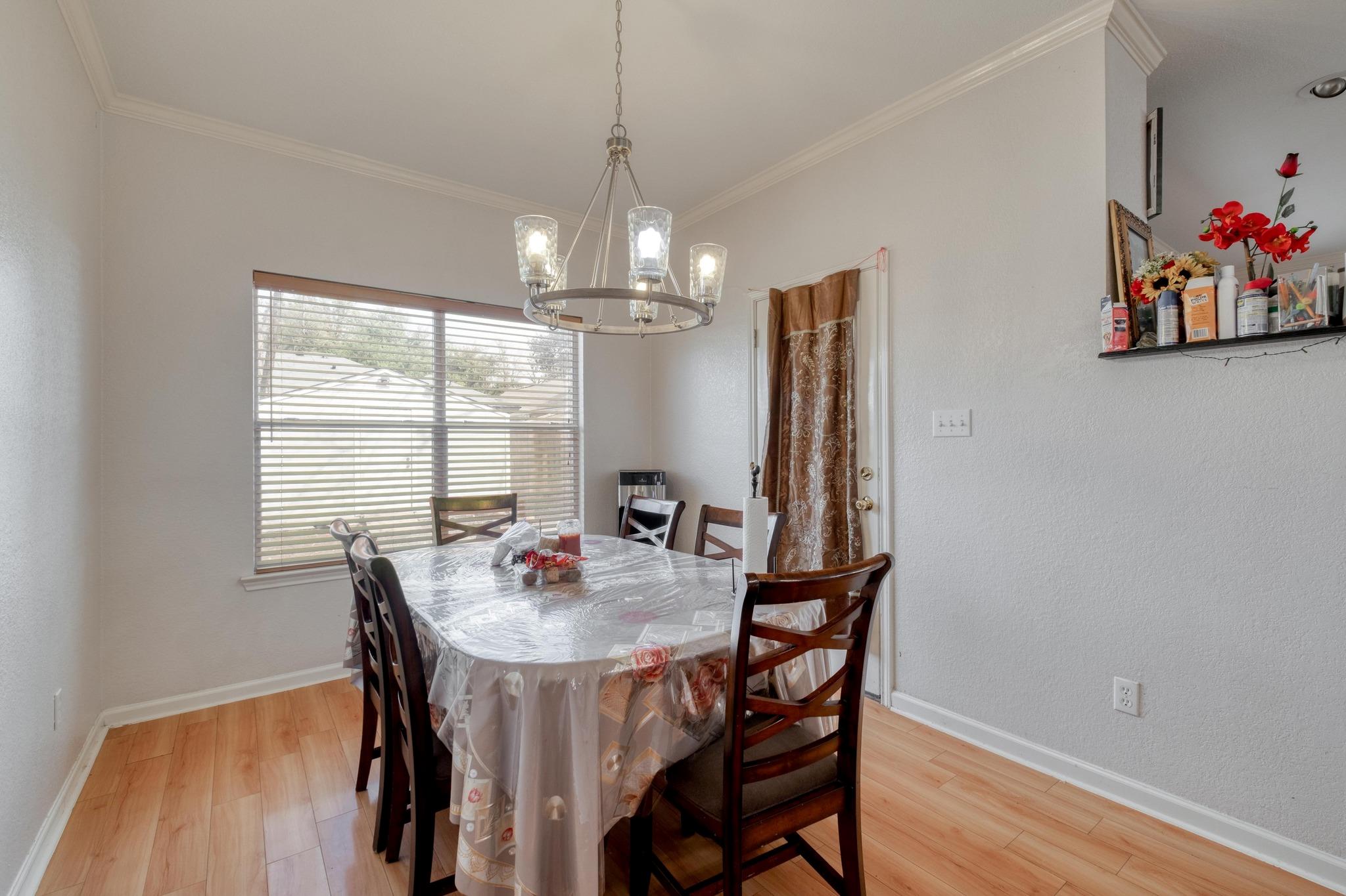 402 Split Oak Dr, Pflugerville, TX 78660