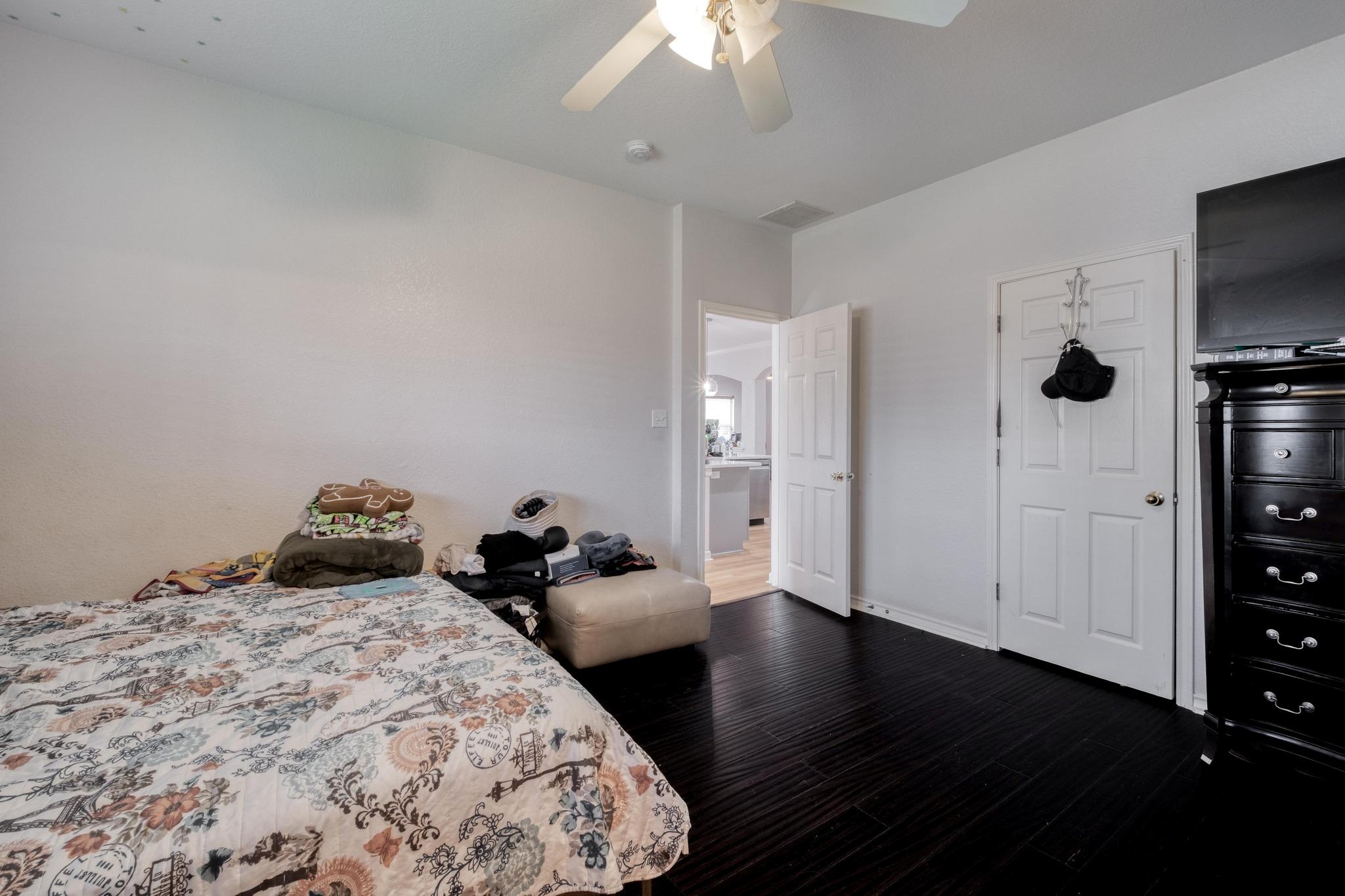 402 Split Oak Dr, Pflugerville, TX 78660