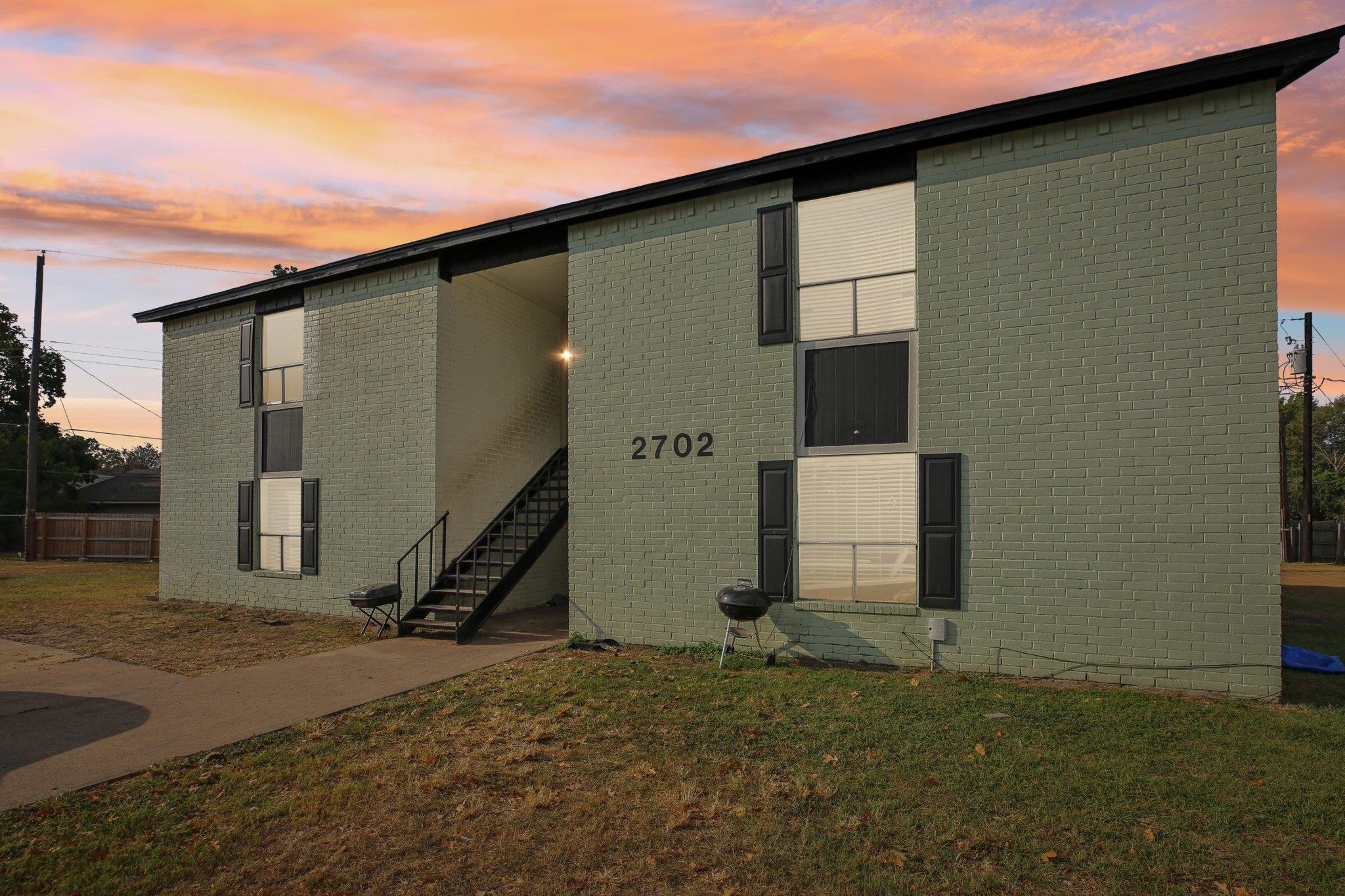 2702 Evergreen Cir, Bryan, TX 77801