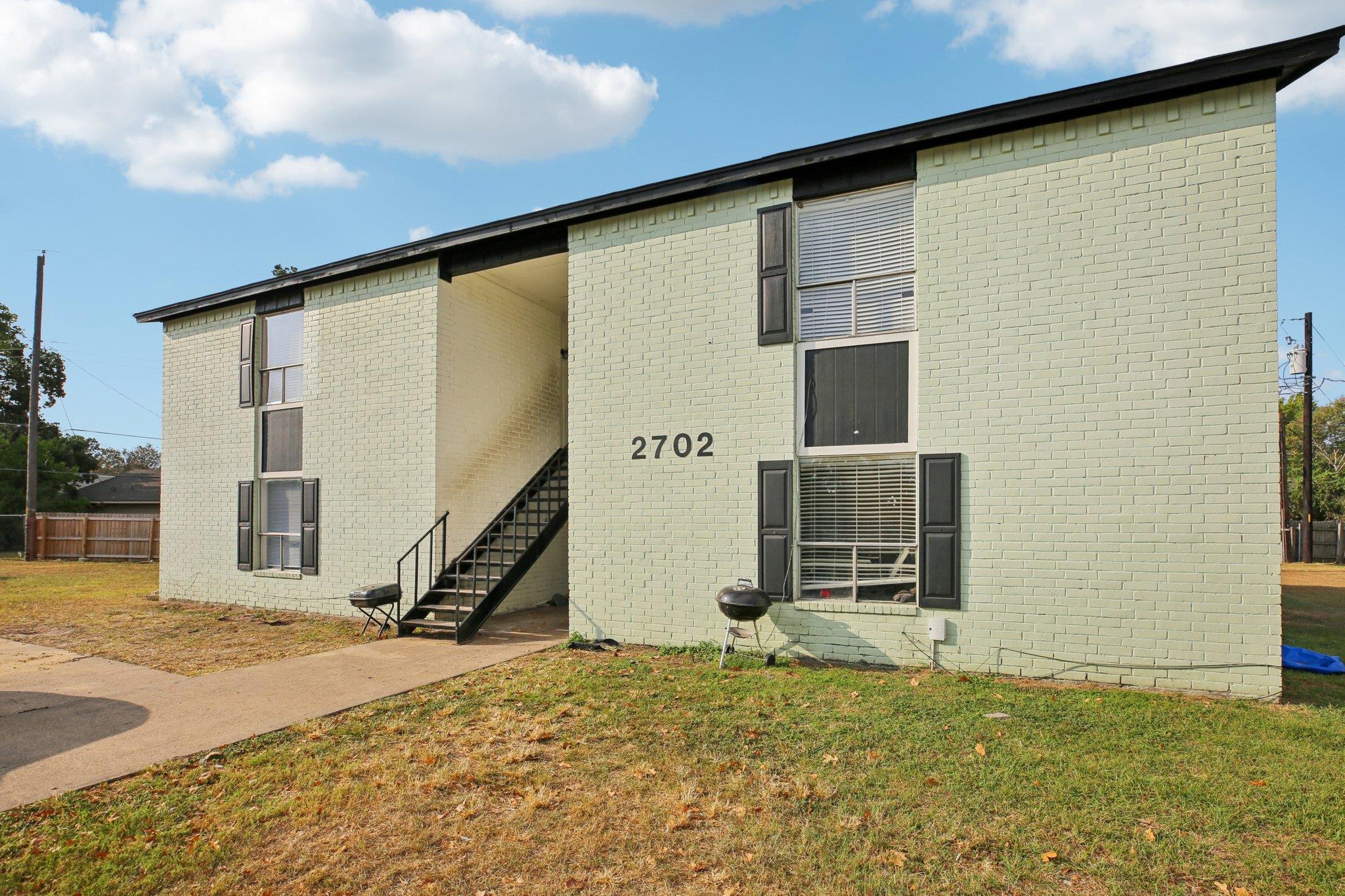 2702 Evergreen Cir, Bryan, TX 77801