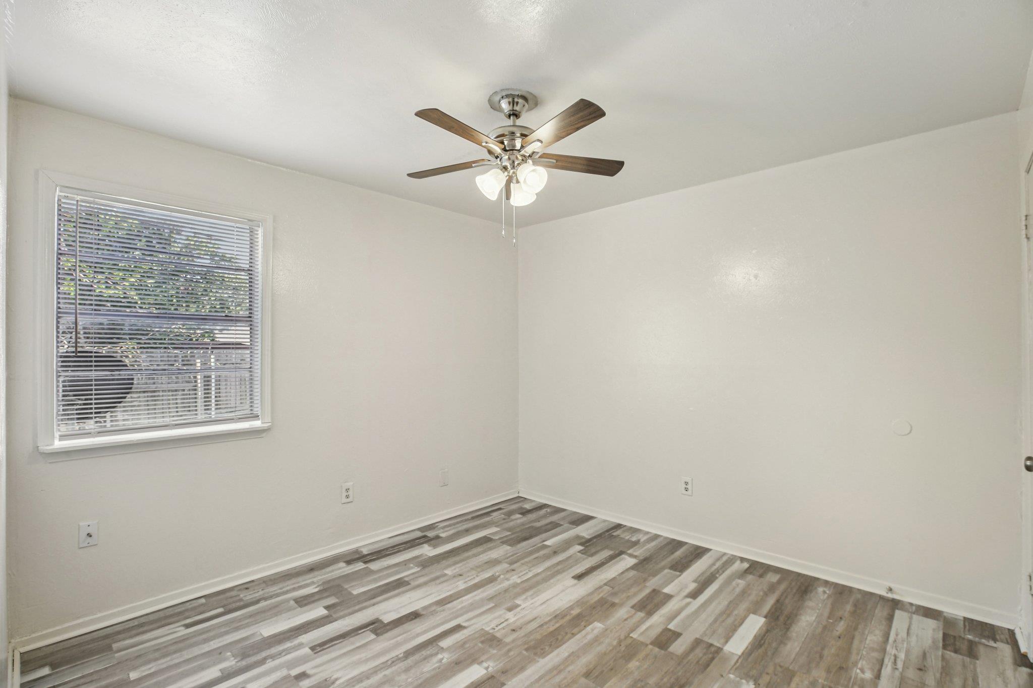 2702 Evergreen Cir, Bryan, TX 77801