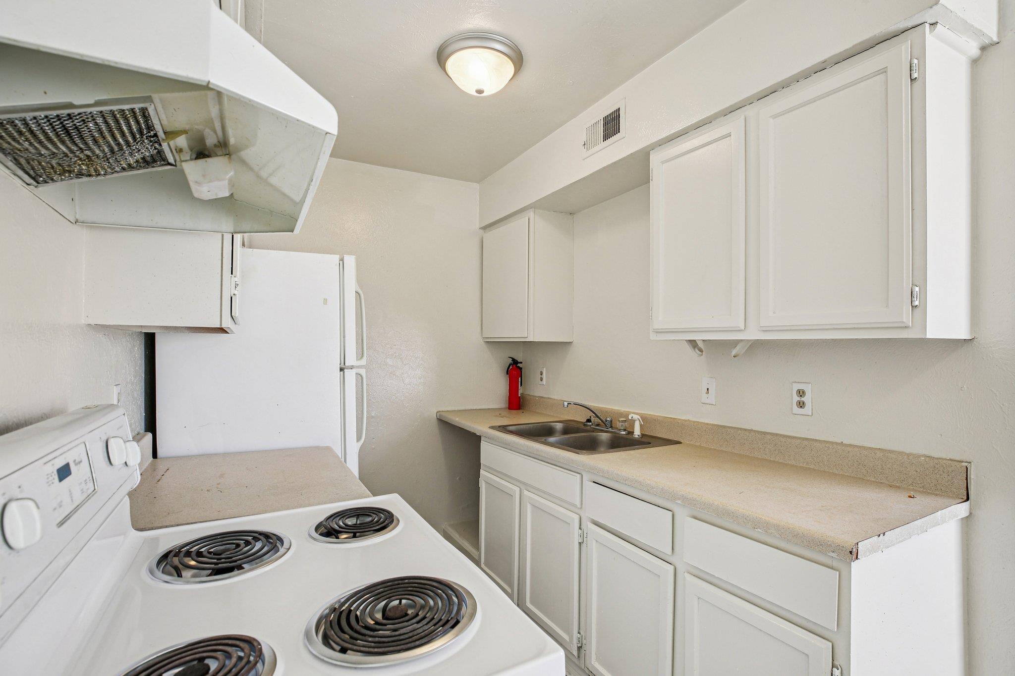 2702 Evergreen Cir, Bryan, TX 77801