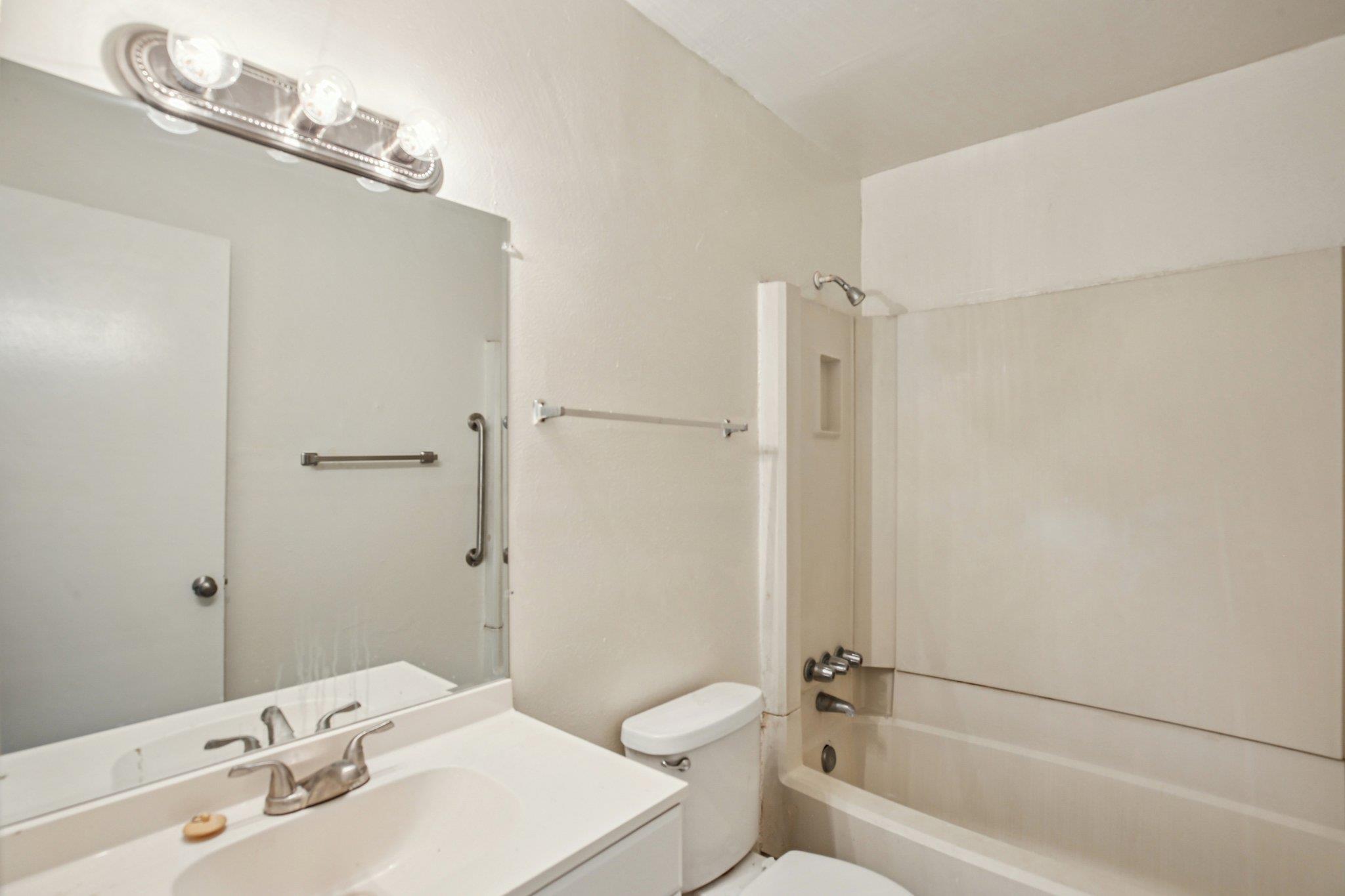 2702 Evergreen Cir, Bryan, TX 77801