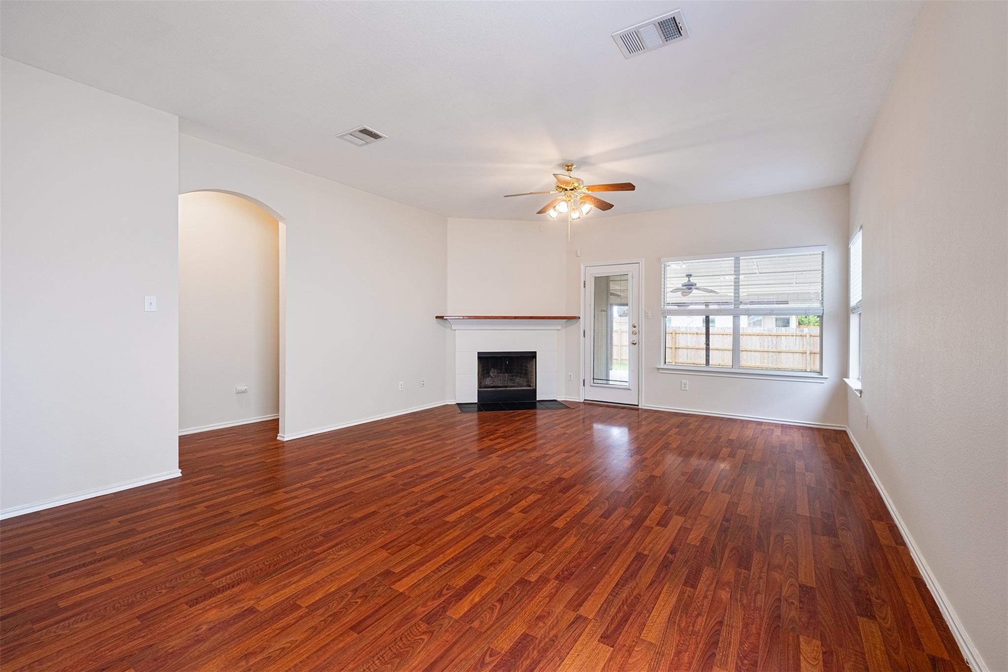 105 Almquist St, Hutto, TX 78634