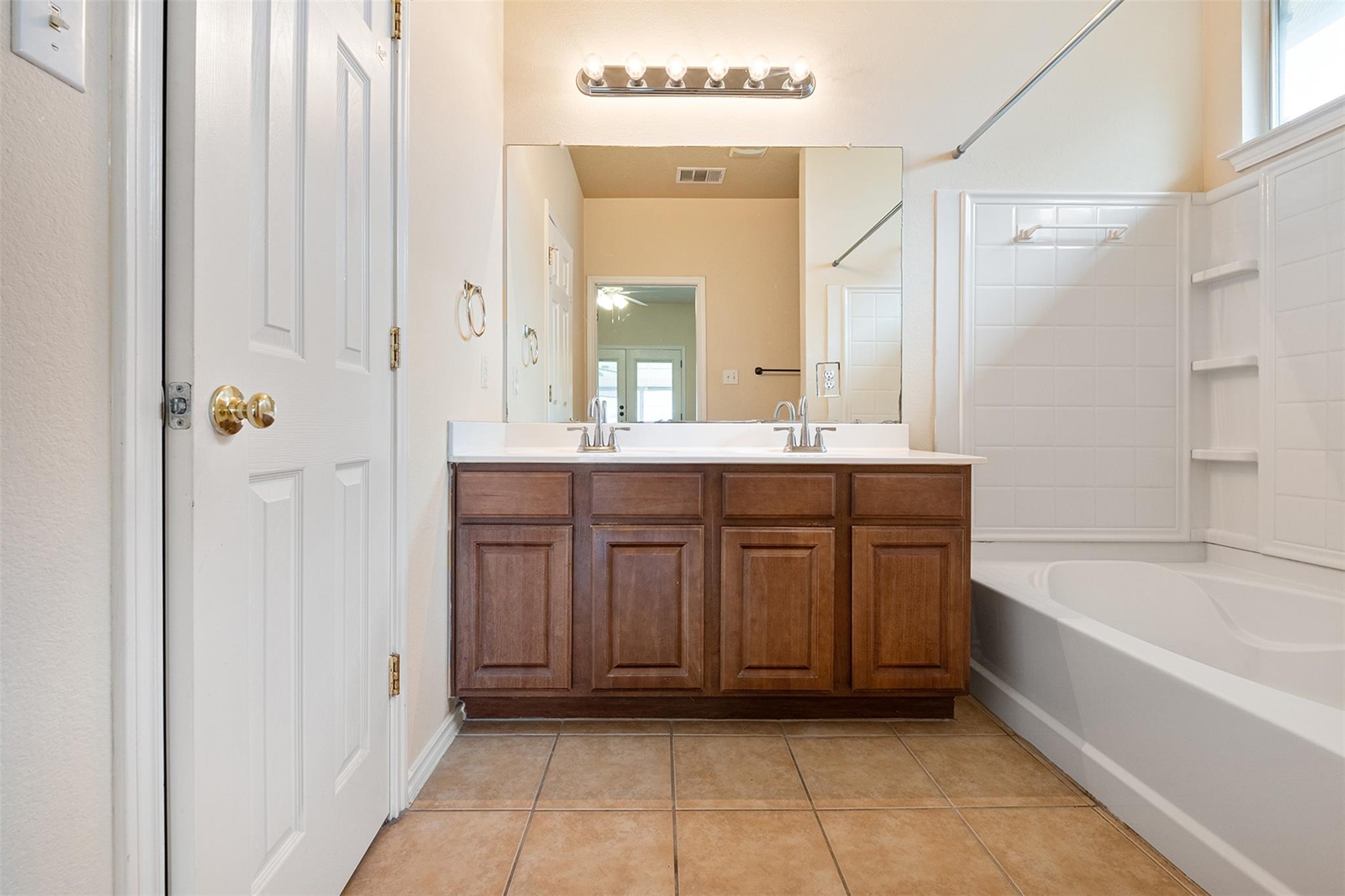 105 Almquist St, Hutto, TX 78634