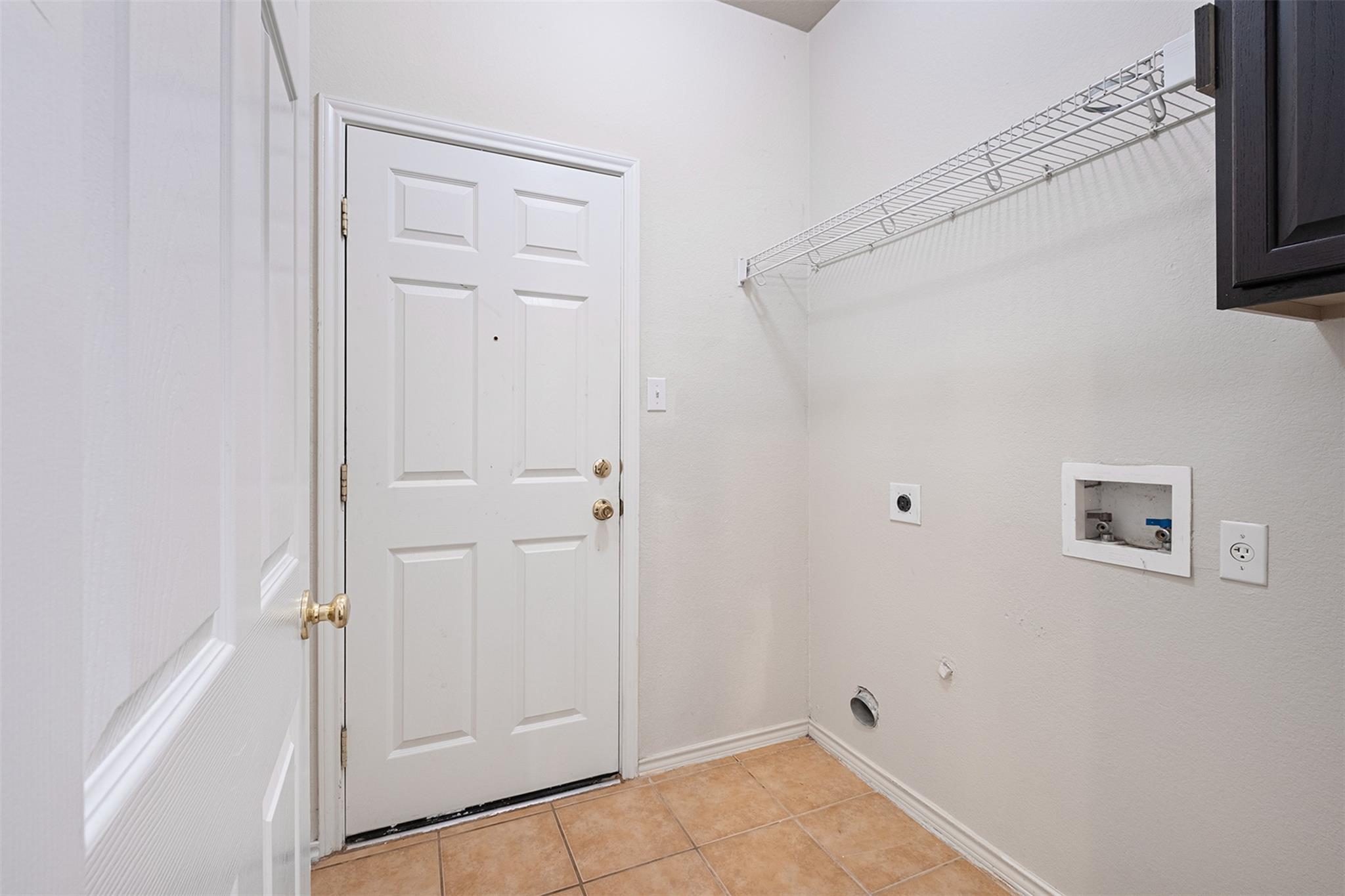 105 Almquist St, Hutto, TX 78634