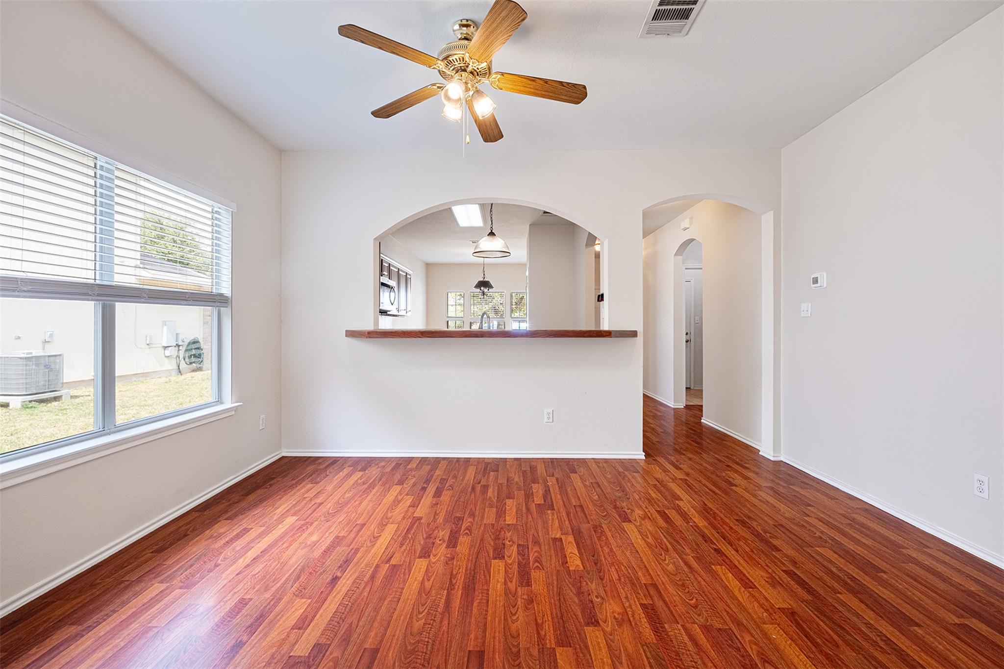 105 Almquist St, Hutto, TX 78634