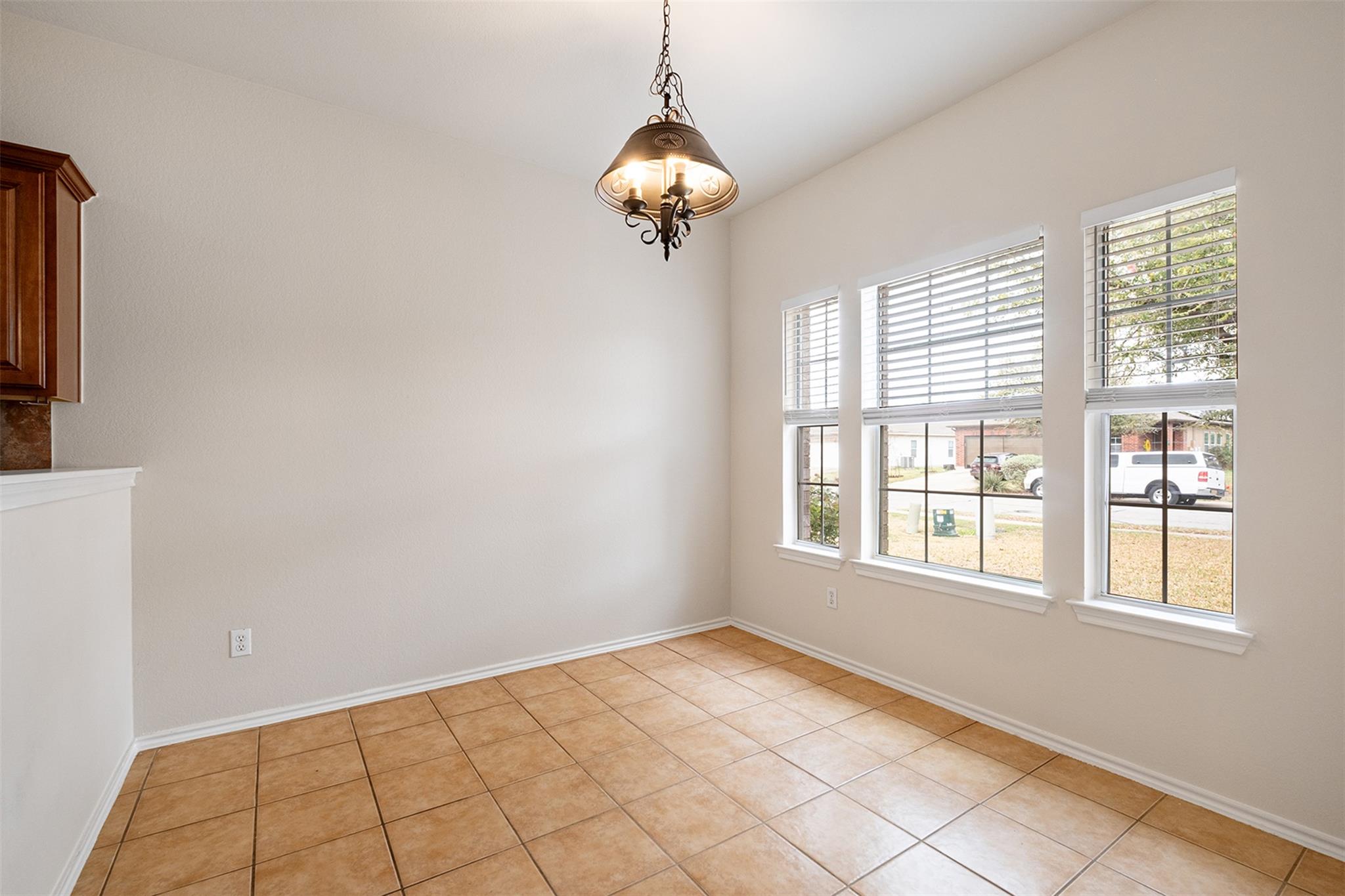 105 Almquist St, Hutto, TX 78634