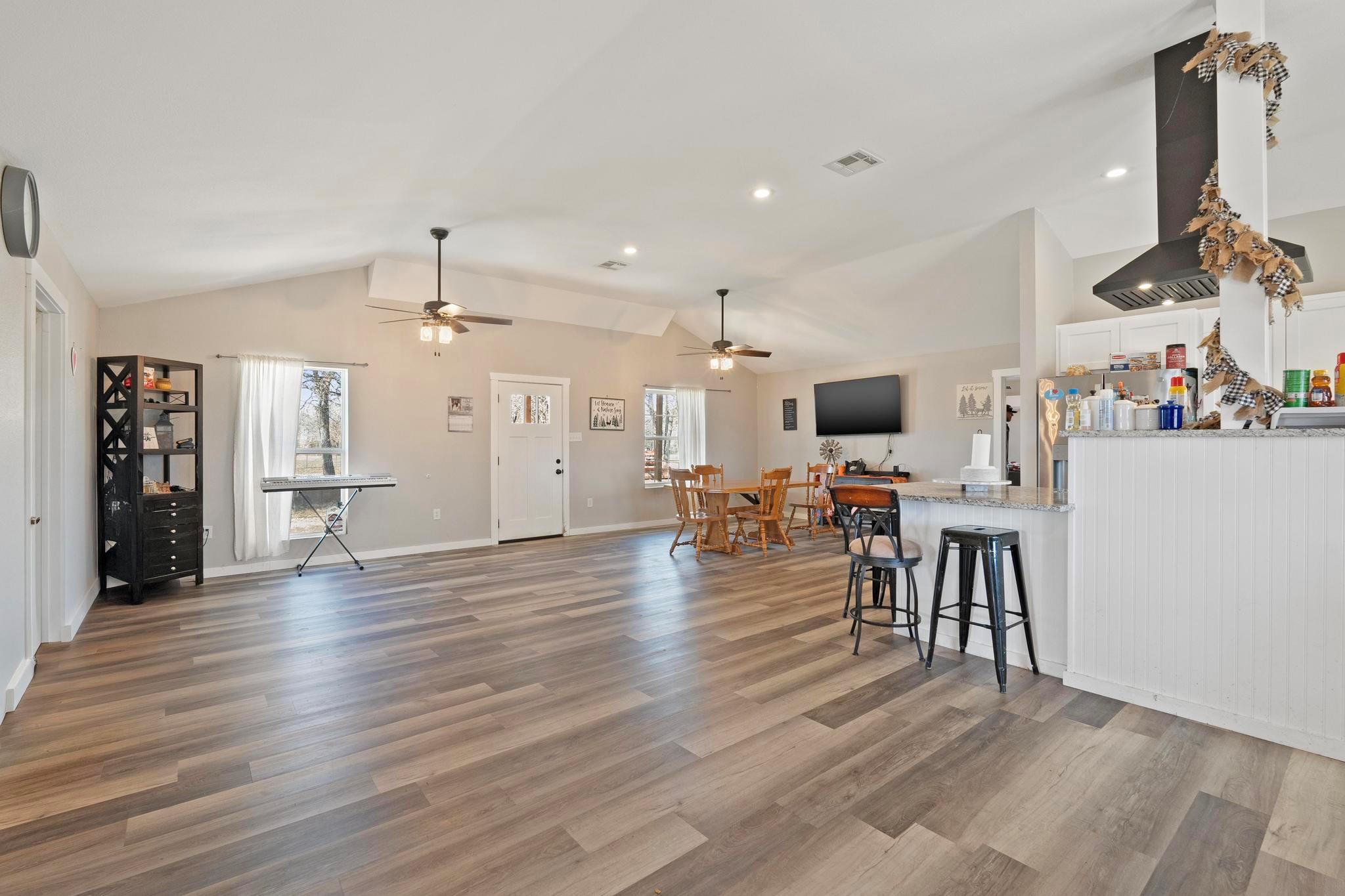 1105 County Road 422, Bartlett, TX 76511