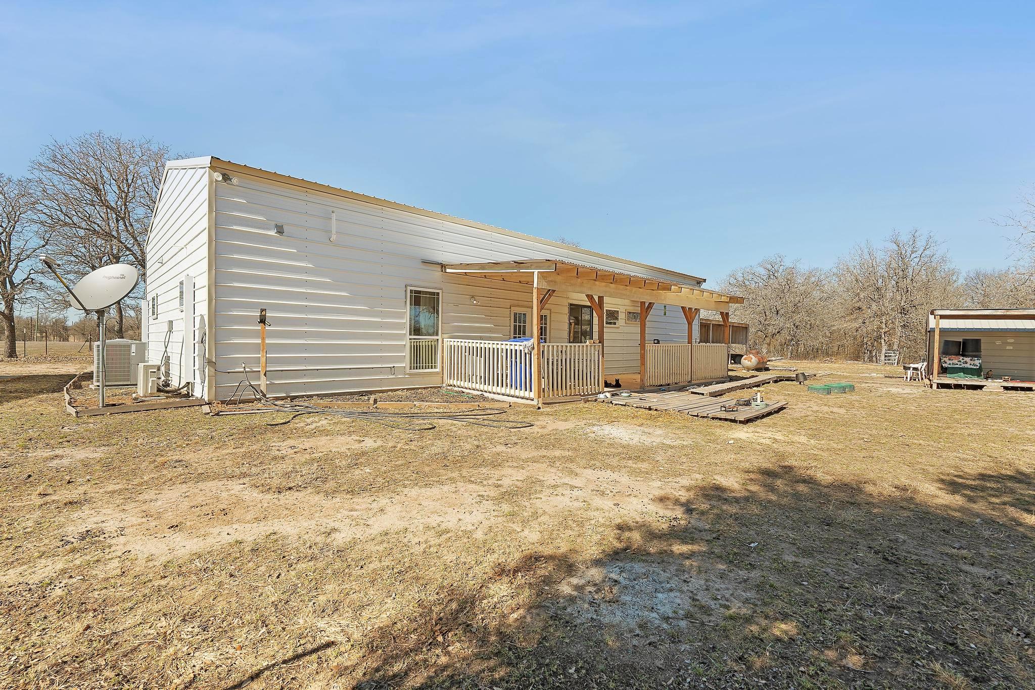 1105 County Road 422, Bartlett, TX 76511