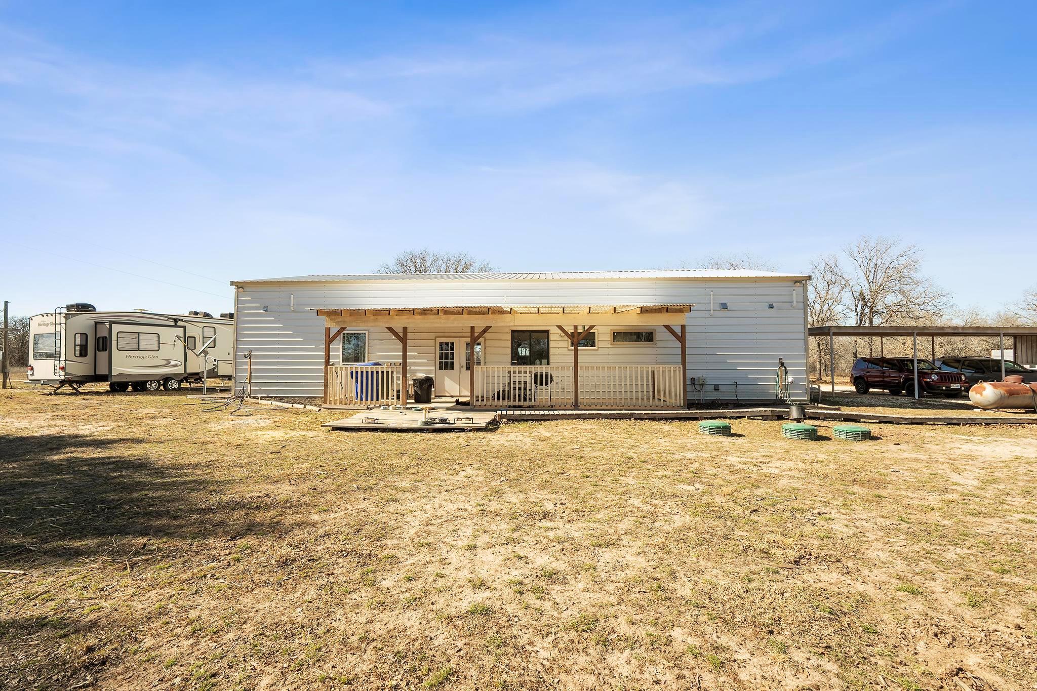 1105 County Road 422, Bartlett, TX 76511