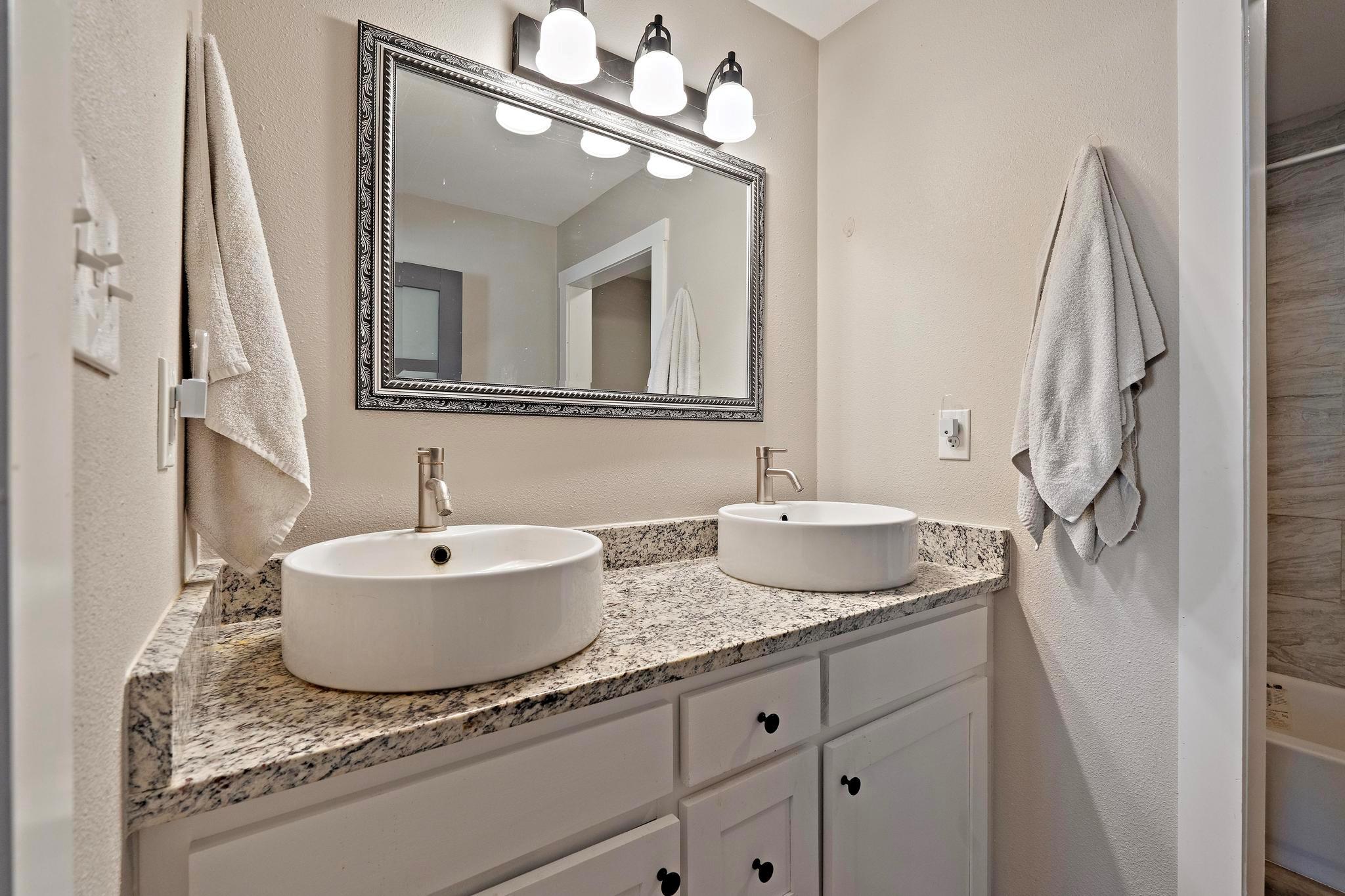 1105 County Road 422, Bartlett, TX 76511