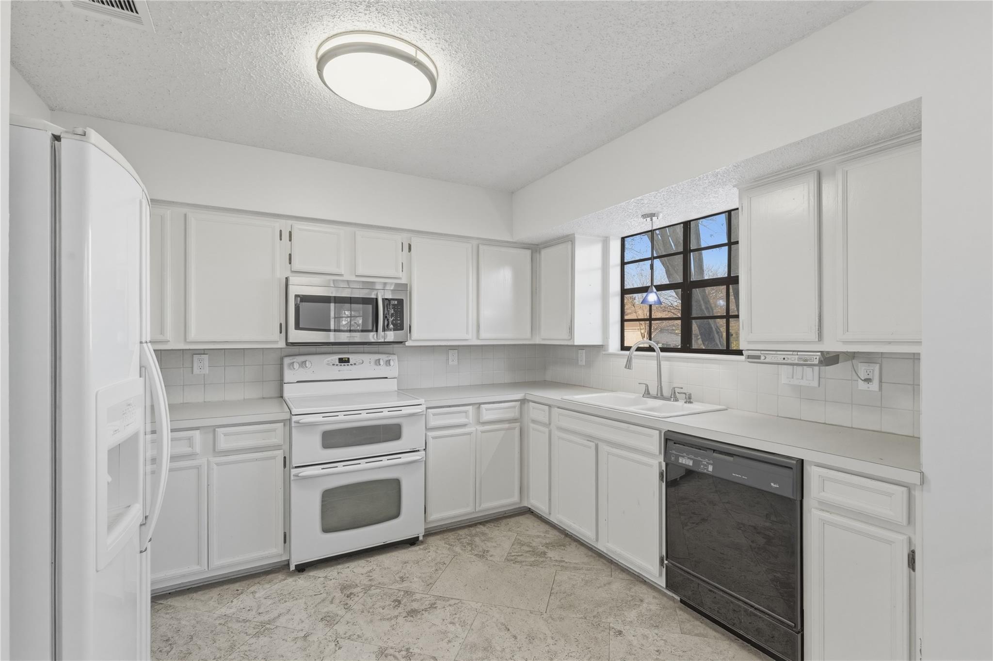 205 N Mount Rushmore Dr, Cedar Park, TX 78613