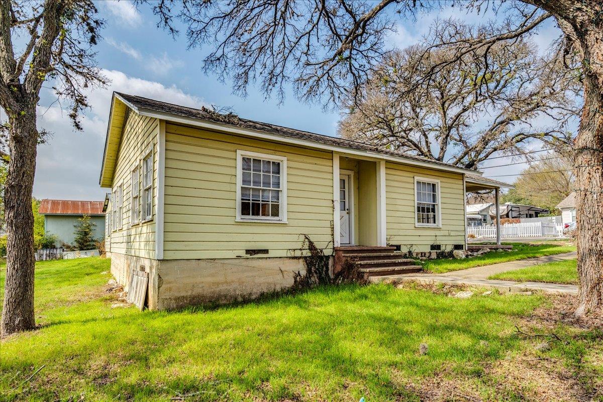 1119 N LBJ Dr, San Marcos, TX 78666