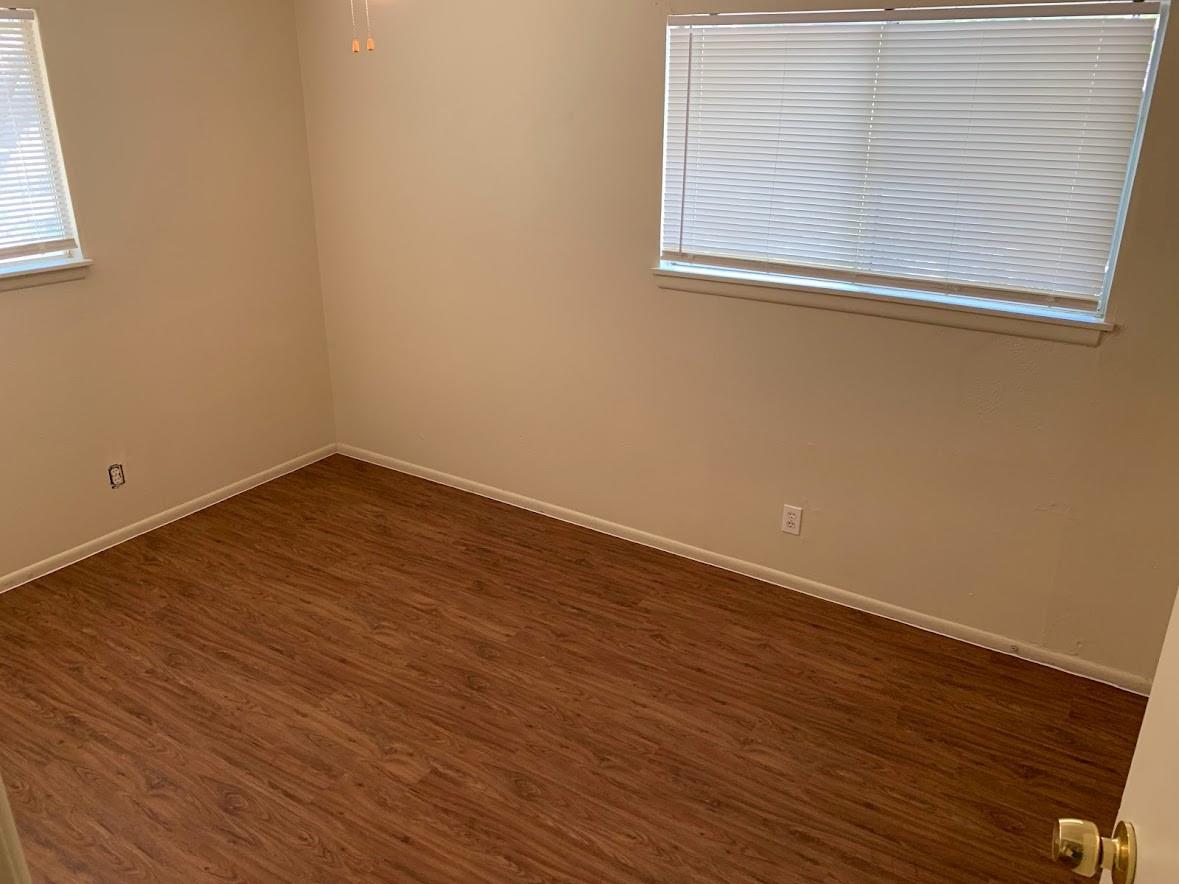 419 Live Oak St, Kyle, TX 78640