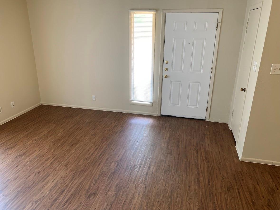 419 Live Oak St, Kyle, TX 78640