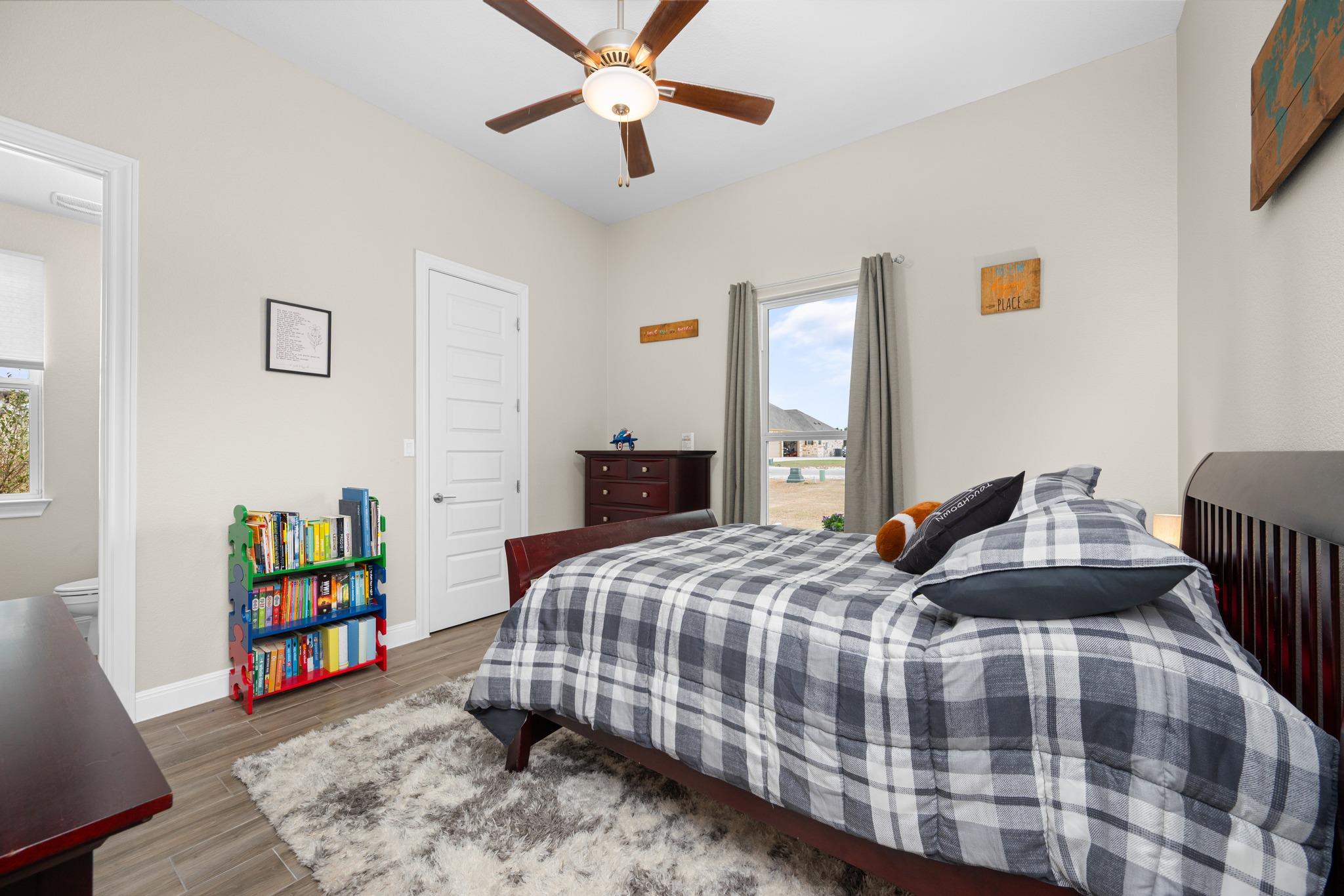 104 Crossfire Cv, Liberty Hill, TX 78642